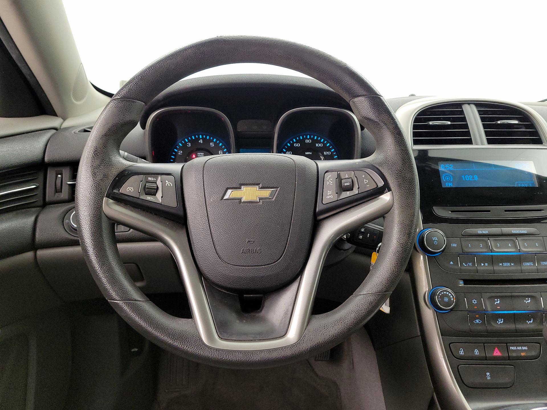 Thumbnail: 2013 Chevrolet Malibu - 10