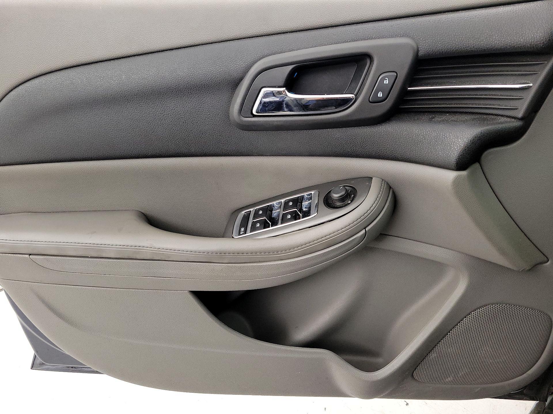 Thumbnail: 2013 Chevrolet Malibu - 12