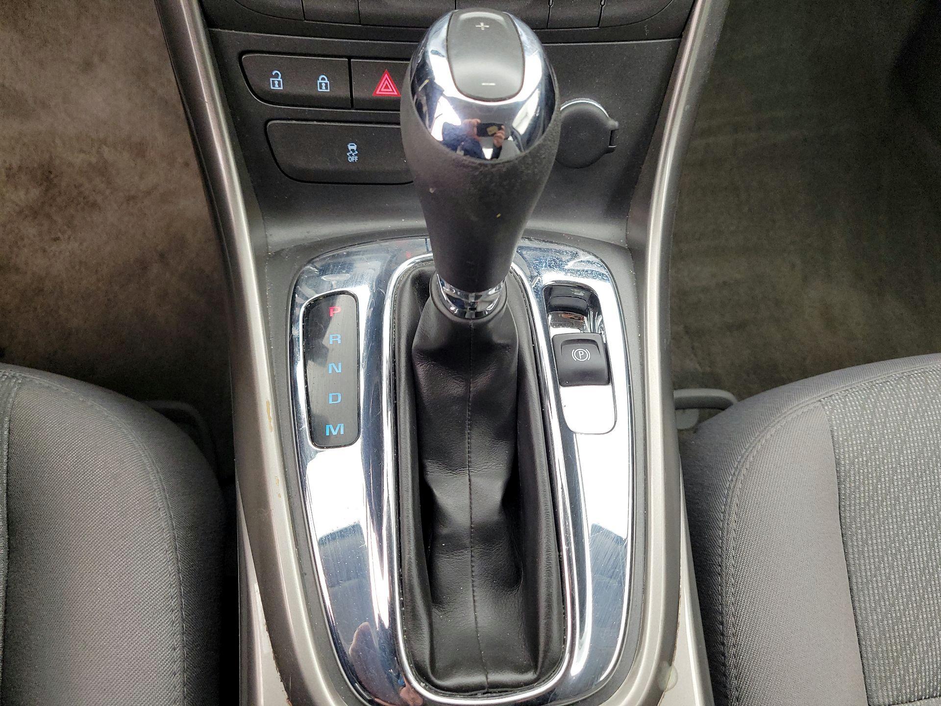 Thumbnail: 2013 Chevrolet Malibu - 15