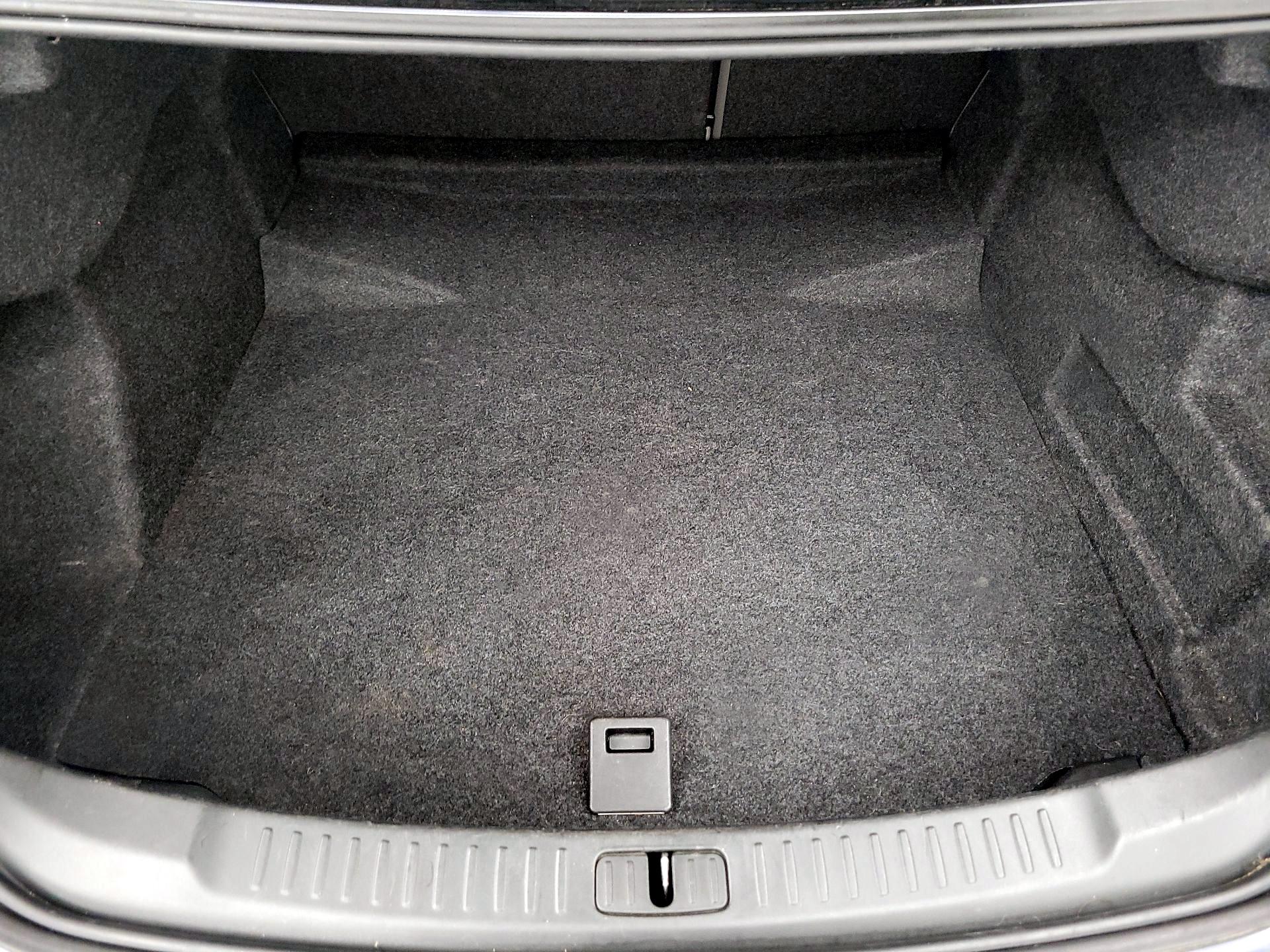 Thumbnail: 2013 Chevrolet Malibu - 18