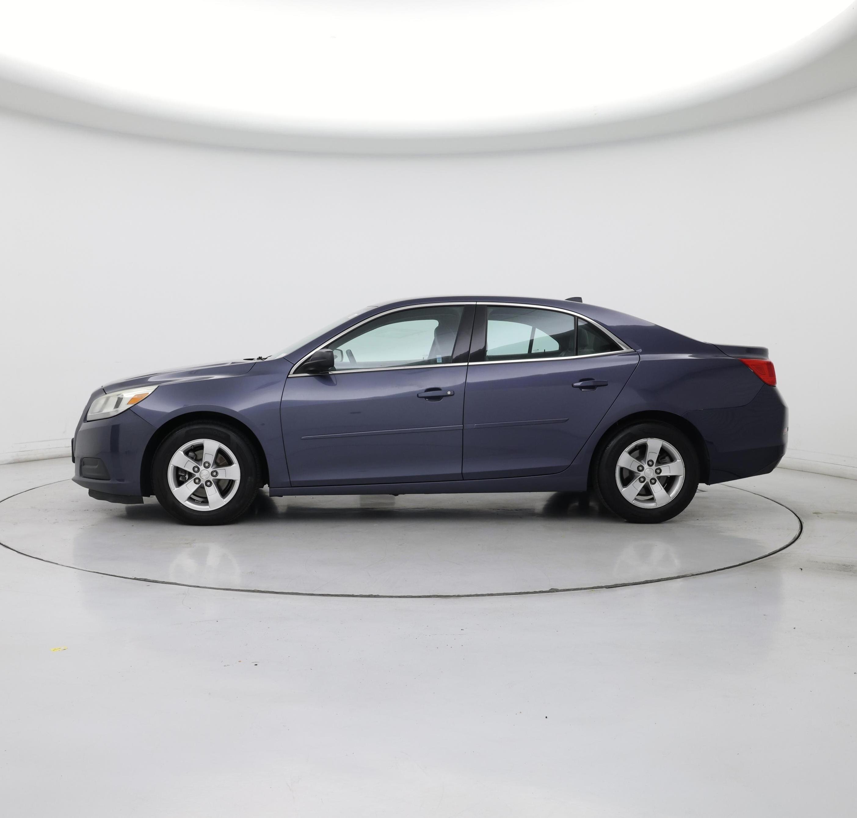 Thumbnail: 2013 Chevrolet Malibu - 3