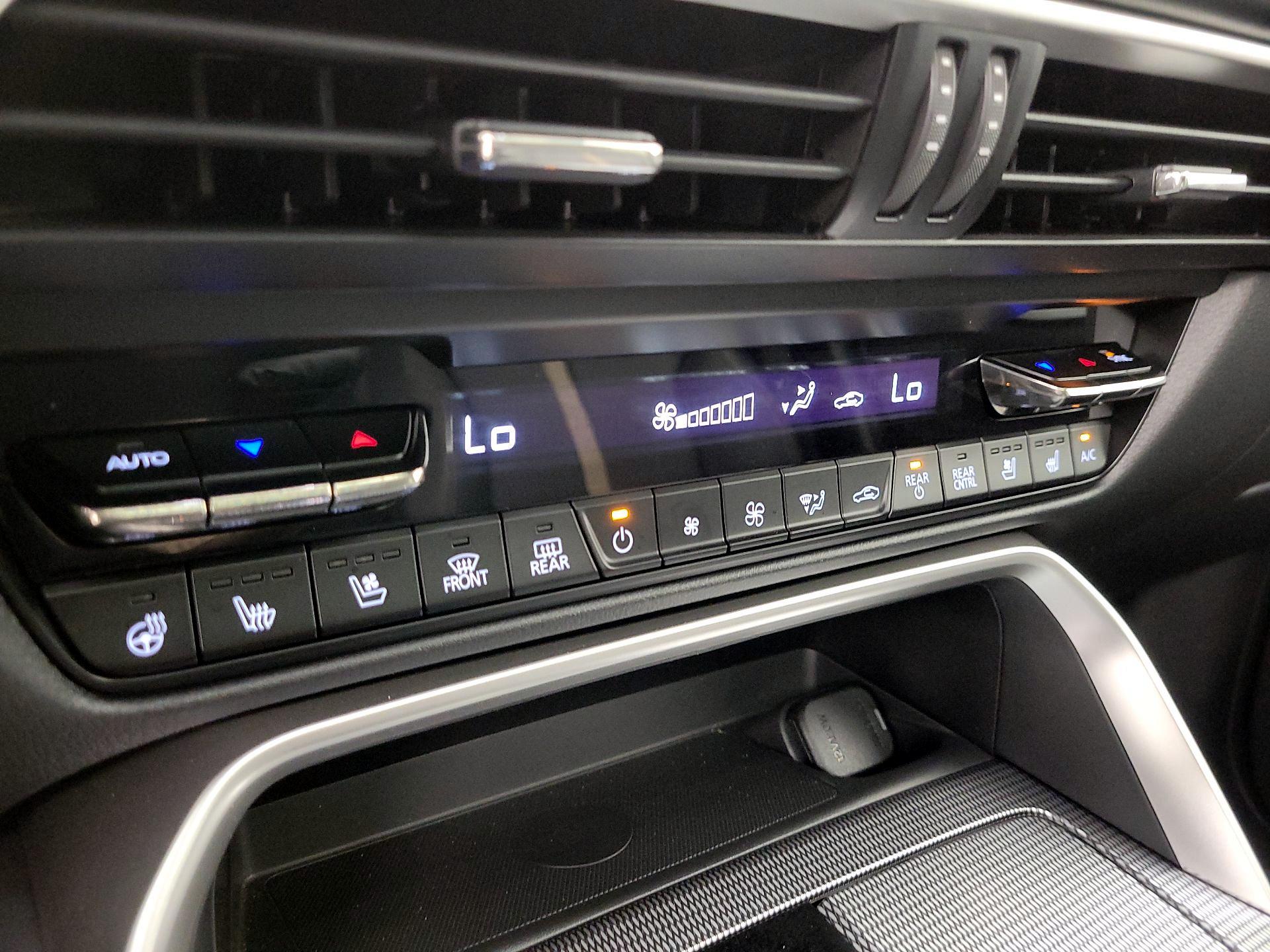 Thumbnail: 2025 Mazda CX-70 - 16