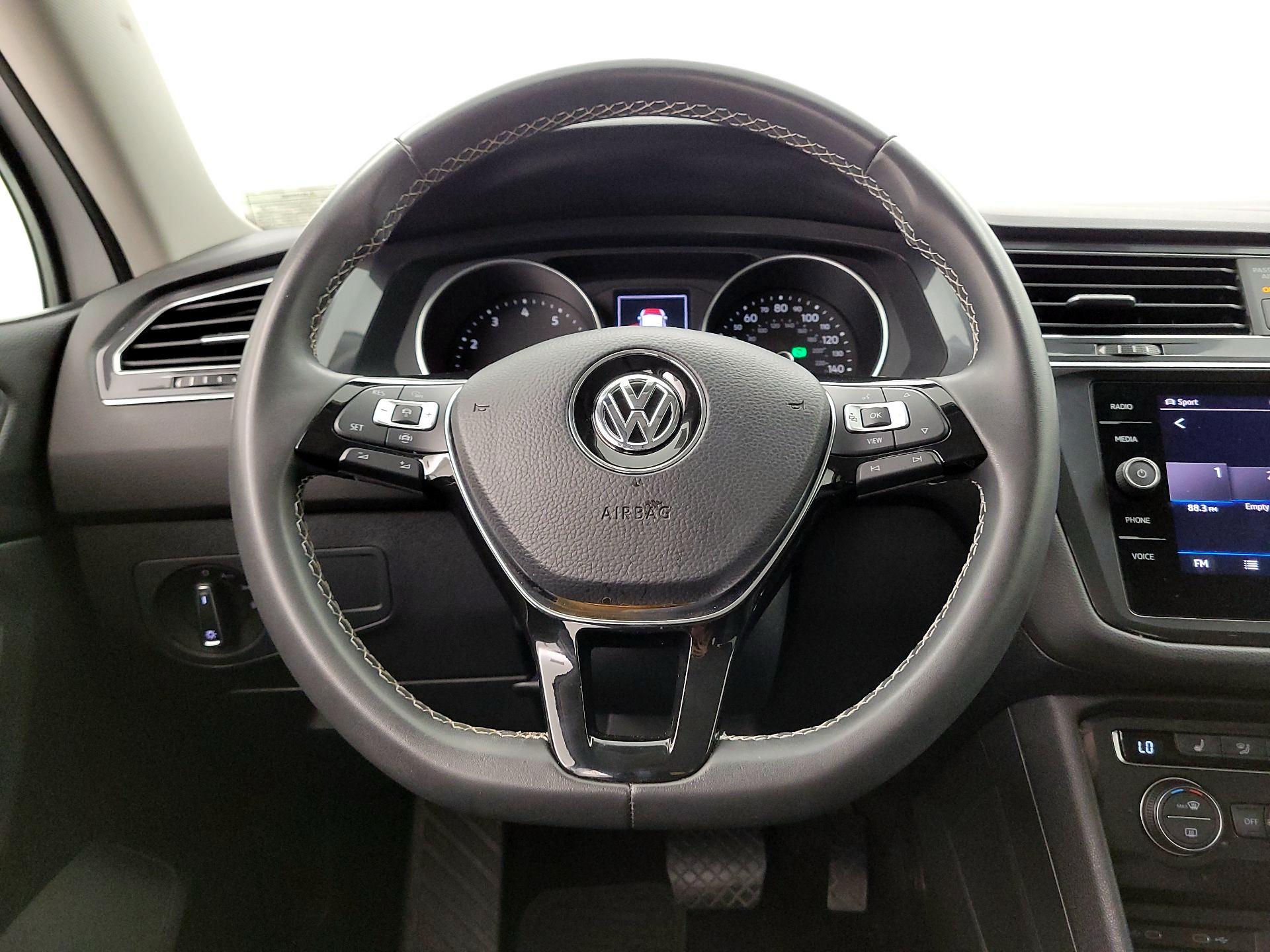 Thumbnail: 2021 Volkswagen Tiguan - 10