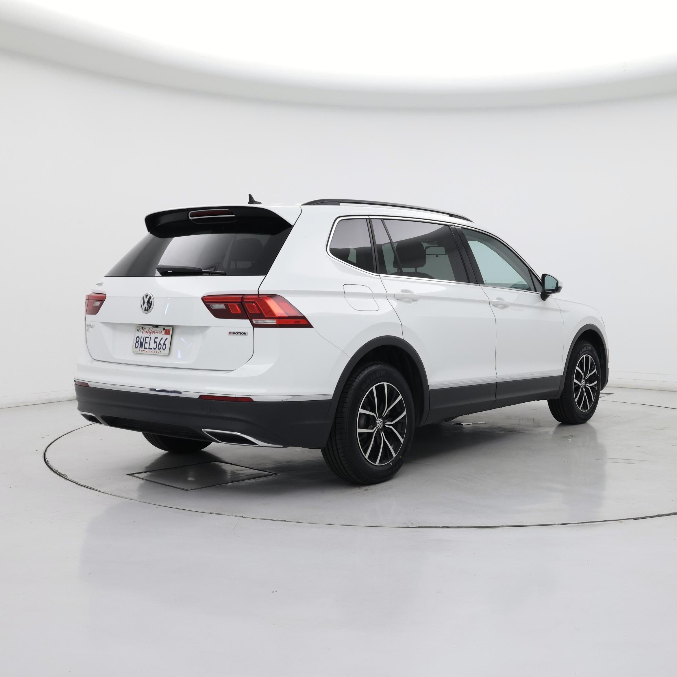 Thumbnail: 2021 Volkswagen Tiguan - 8