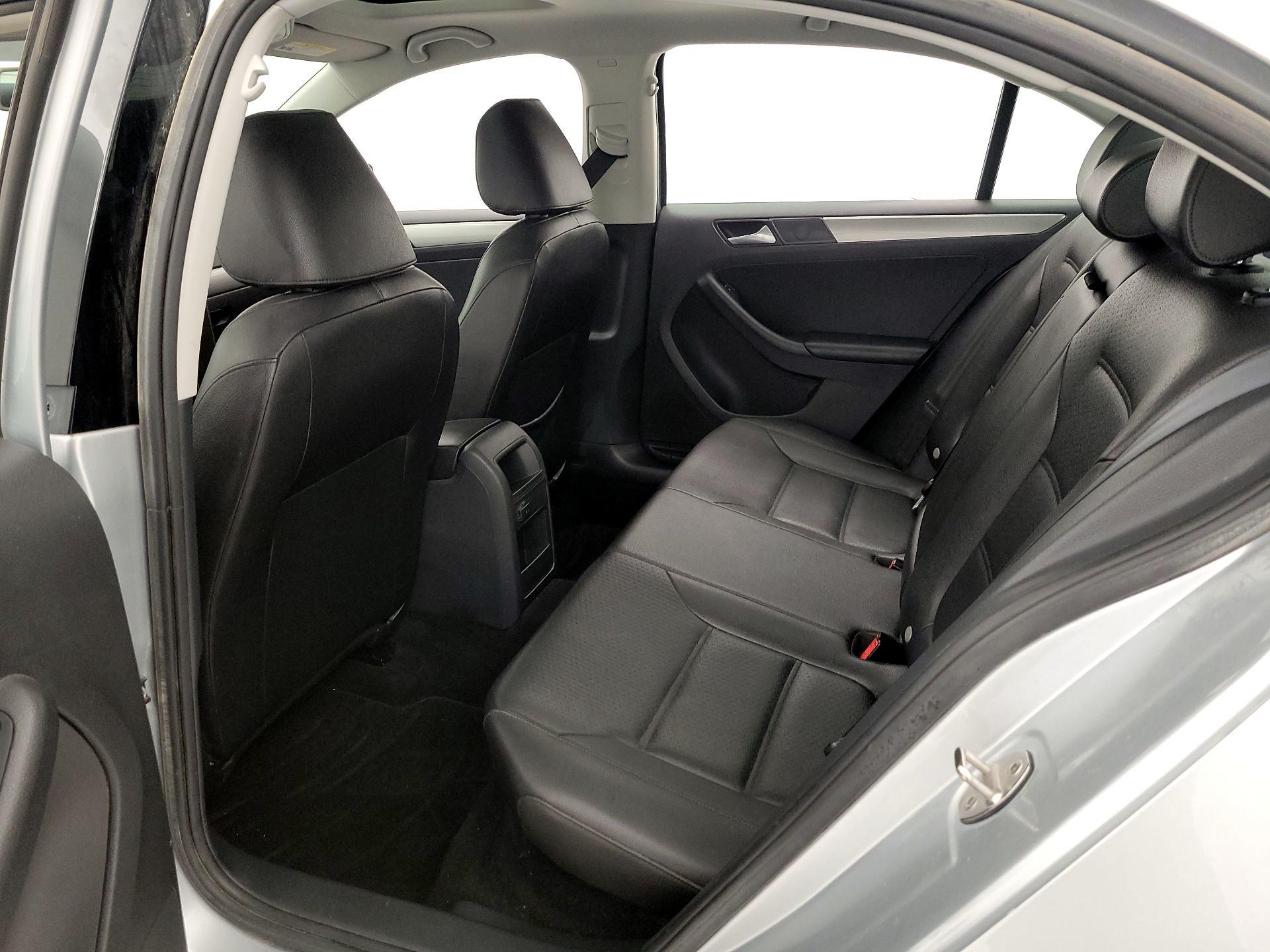 Thumbnail: 2016 Volkswagen Jetta - 20