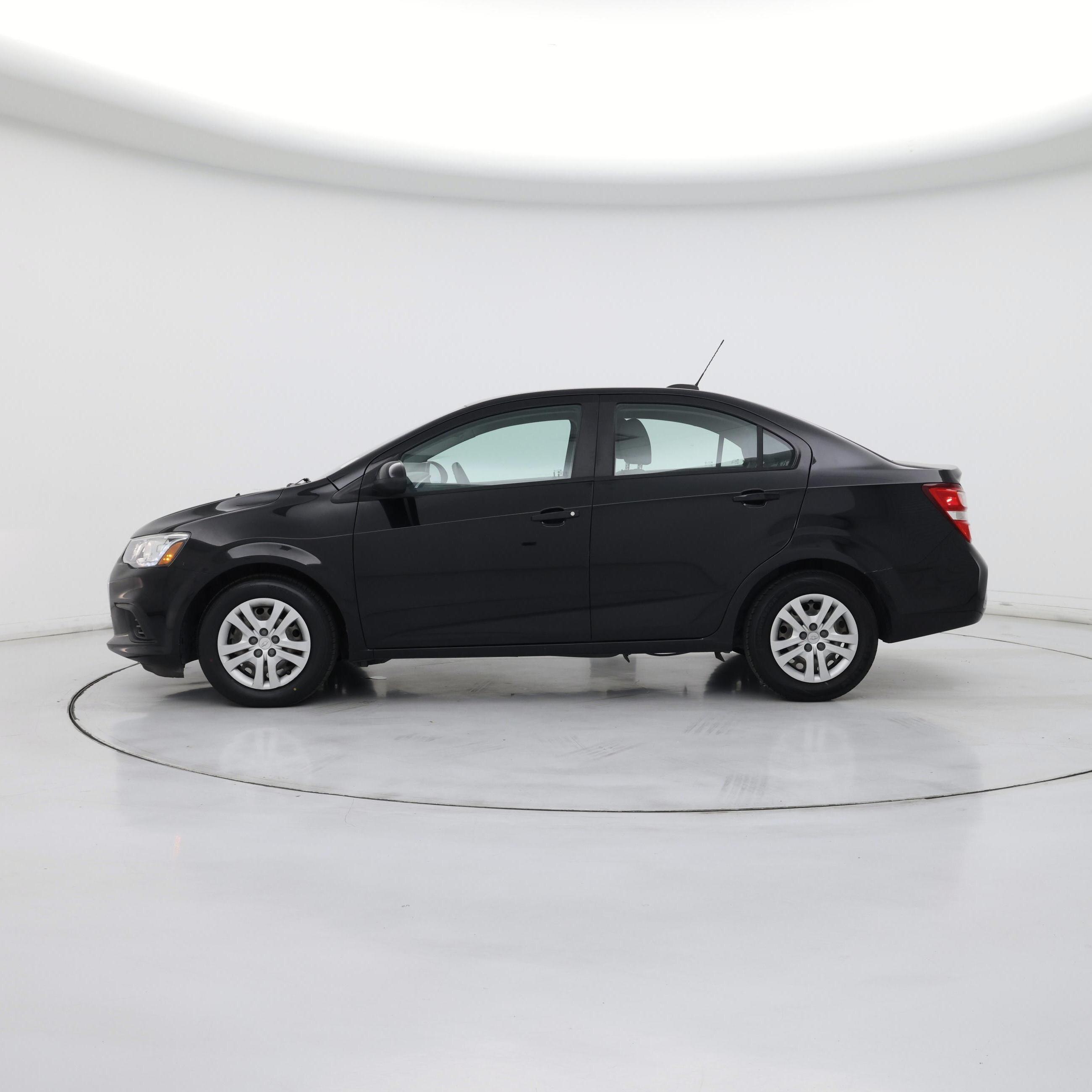 Thumbnail: 2017 Chevrolet Sonic - 3