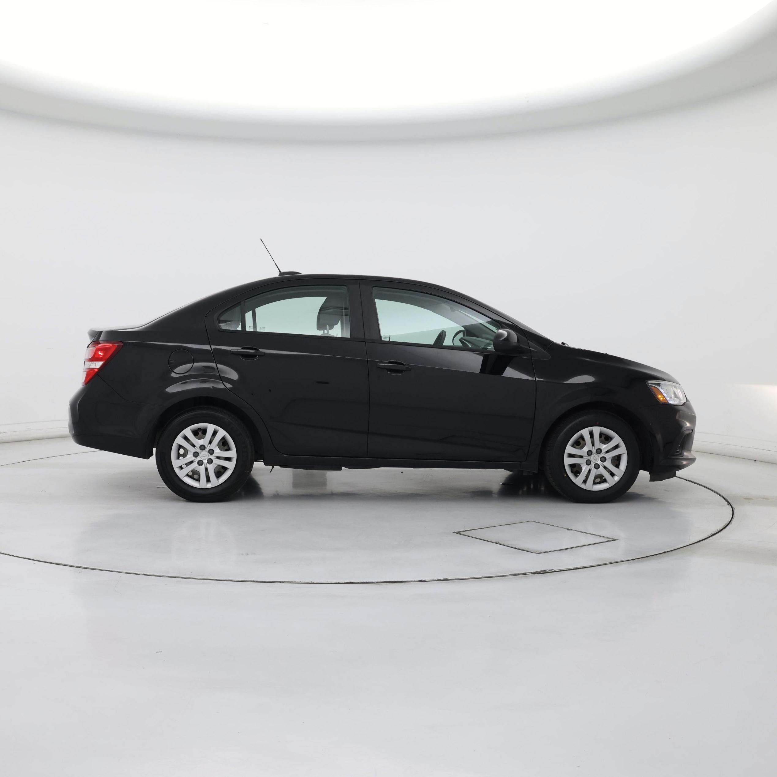 Thumbnail: 2017 Chevrolet Sonic - 7