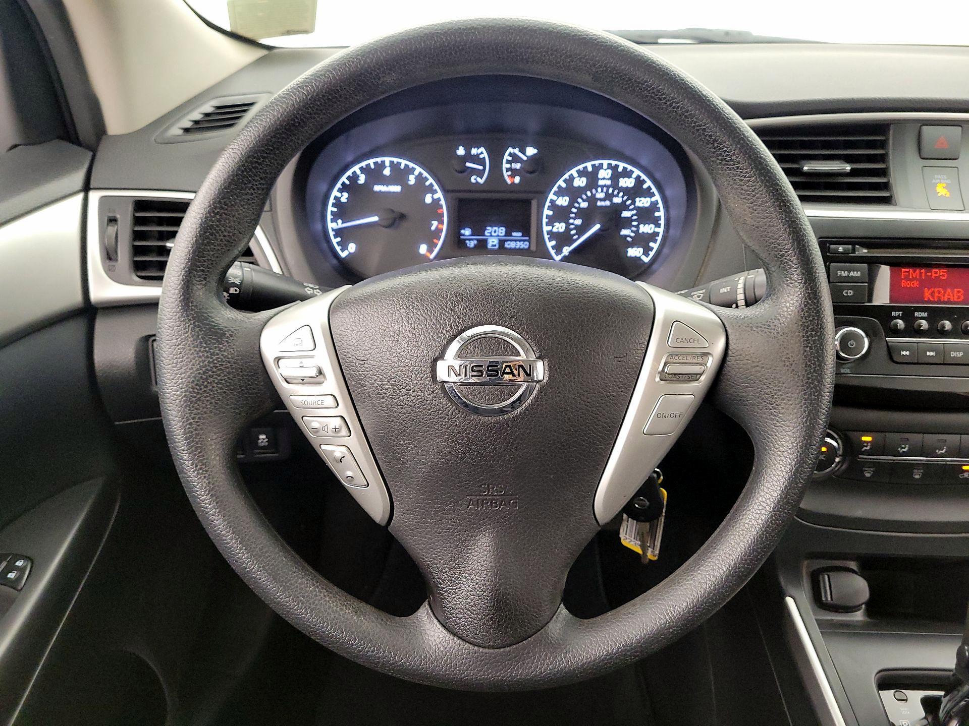 Thumbnail: 2016 Nissan Sentra - 10