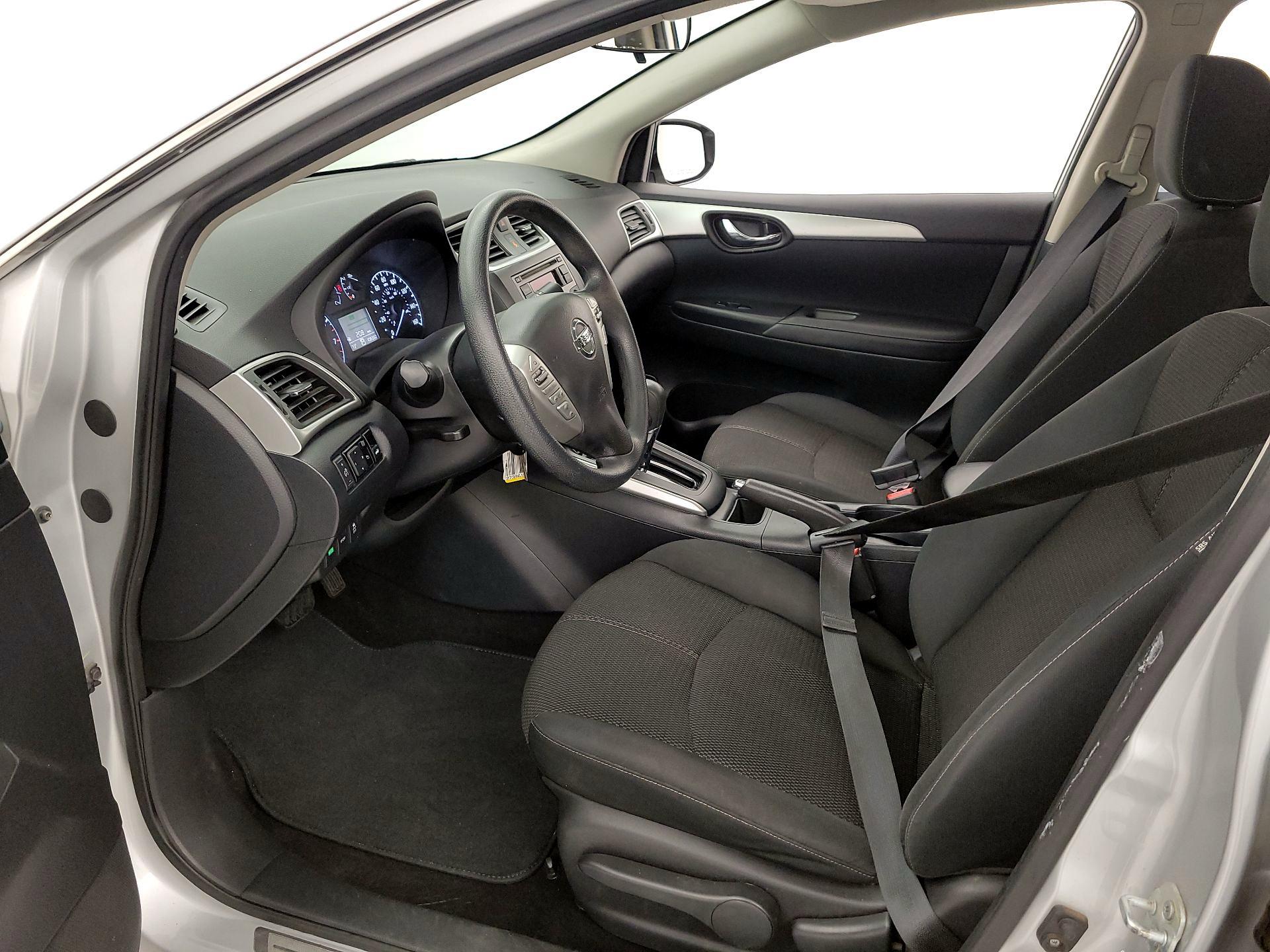 Thumbnail: 2016 Nissan Sentra - 11
