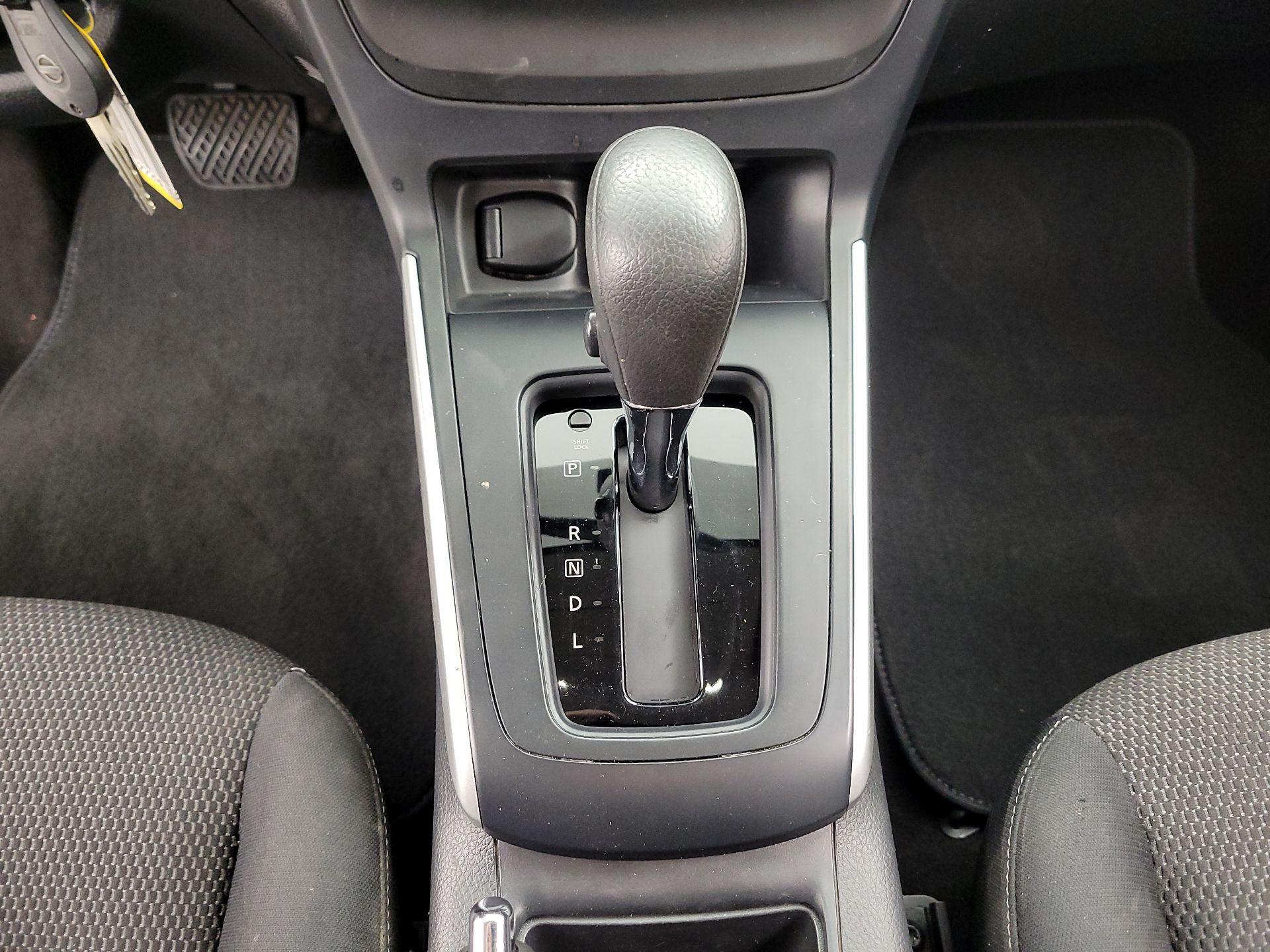 Thumbnail: 2016 Nissan Sentra - 16