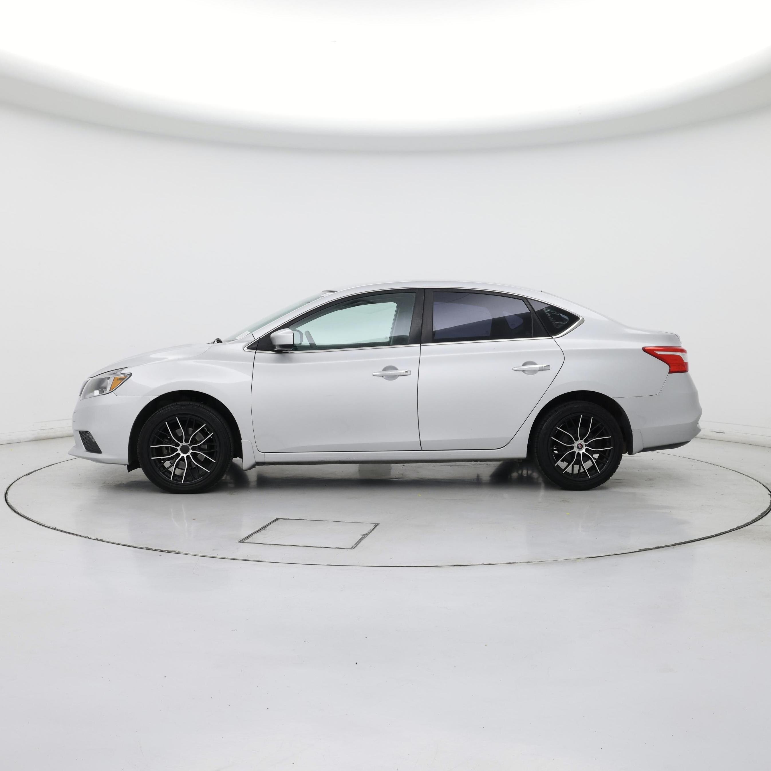 Thumbnail: 2016 Nissan Sentra - 3