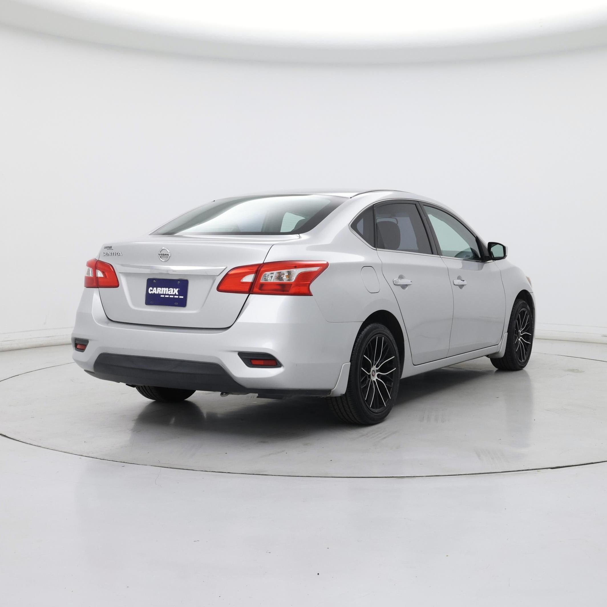 Thumbnail: 2016 Nissan Sentra - 8