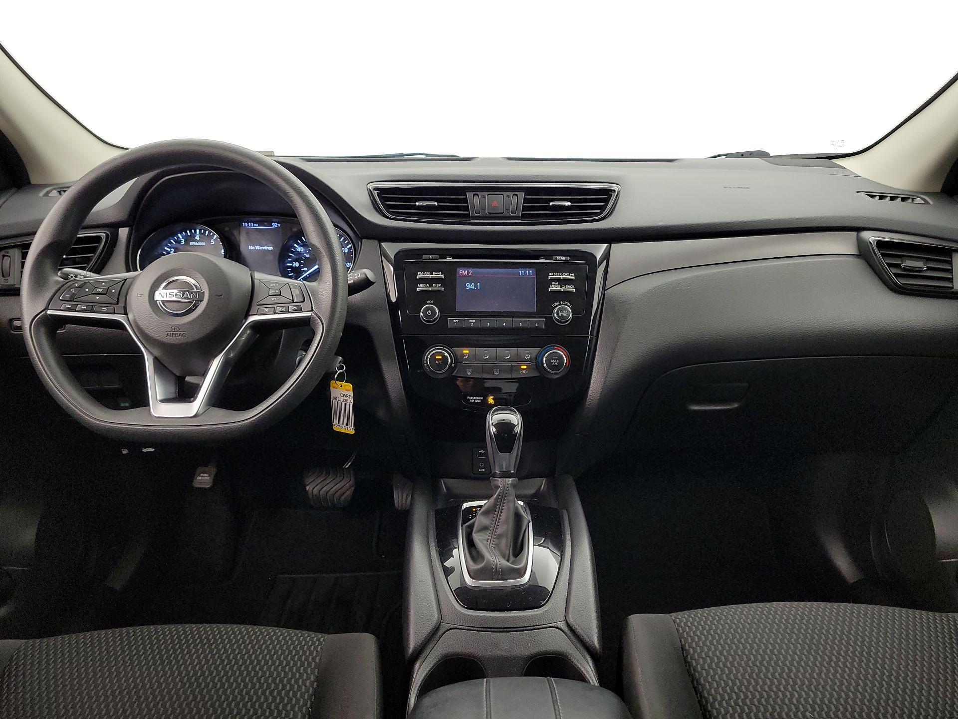 Thumbnail: 2018 Nissan Rogue Sport - 9
