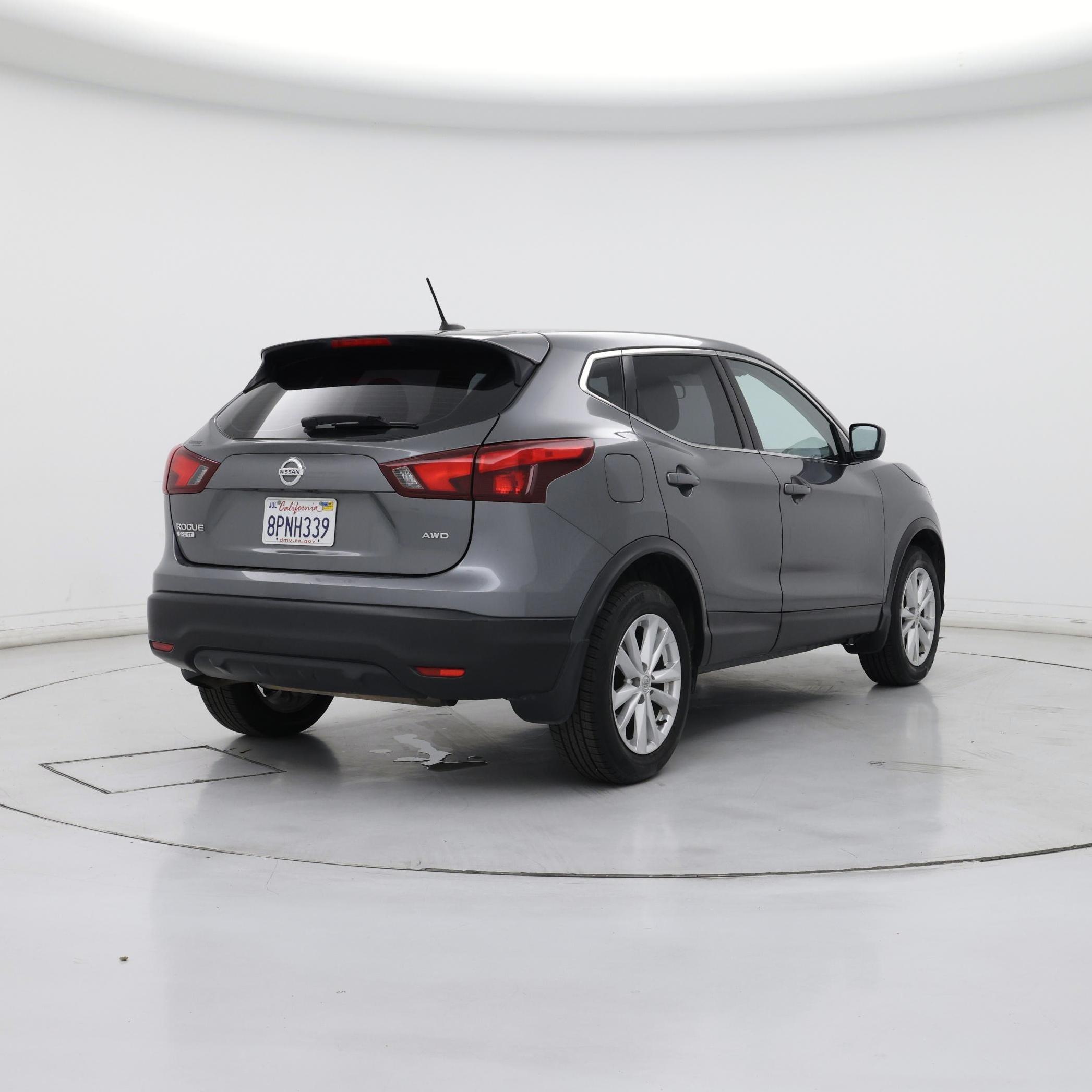 Thumbnail: 2018 Nissan Rogue Sport - 8