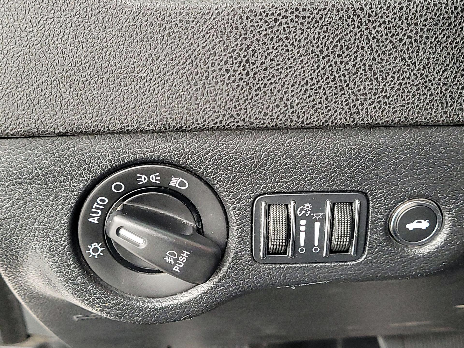 Thumbnail: 2014 Dodge Charger - 13