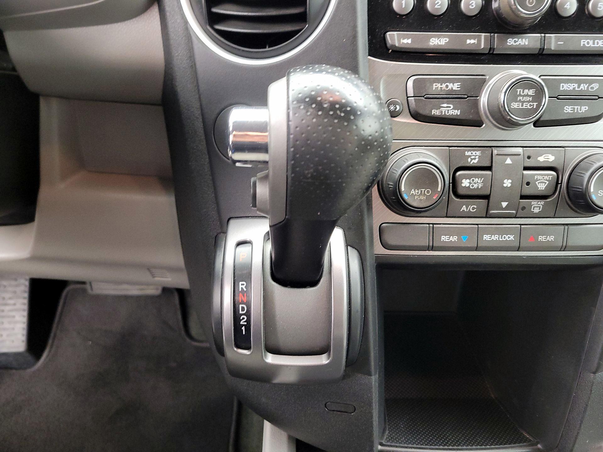 Thumbnail: 2014 Honda Pilot - 17