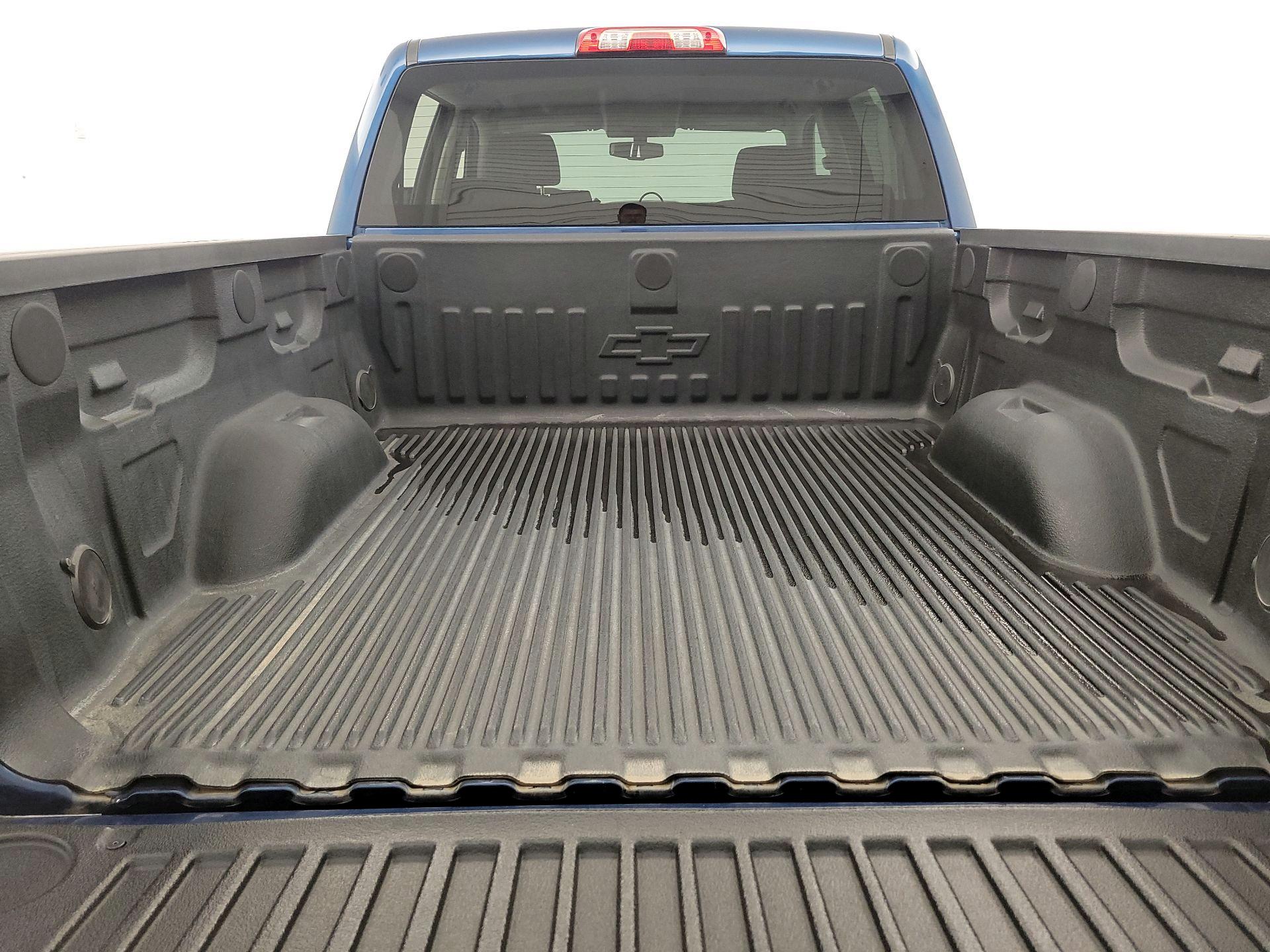 Thumbnail: 2017 Chevrolet Silverado 1500 - 19