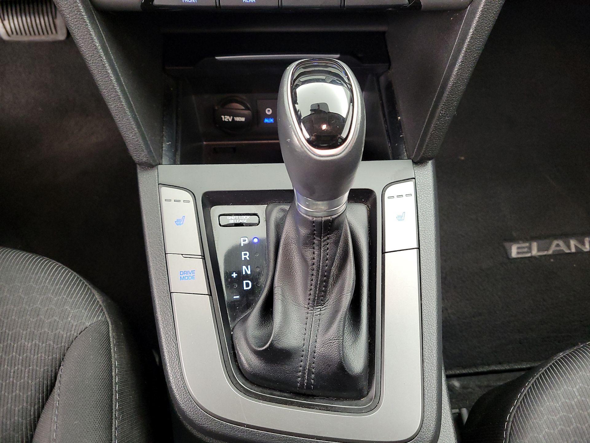 Thumbnail: 2018 Hyundai Elantra - 17