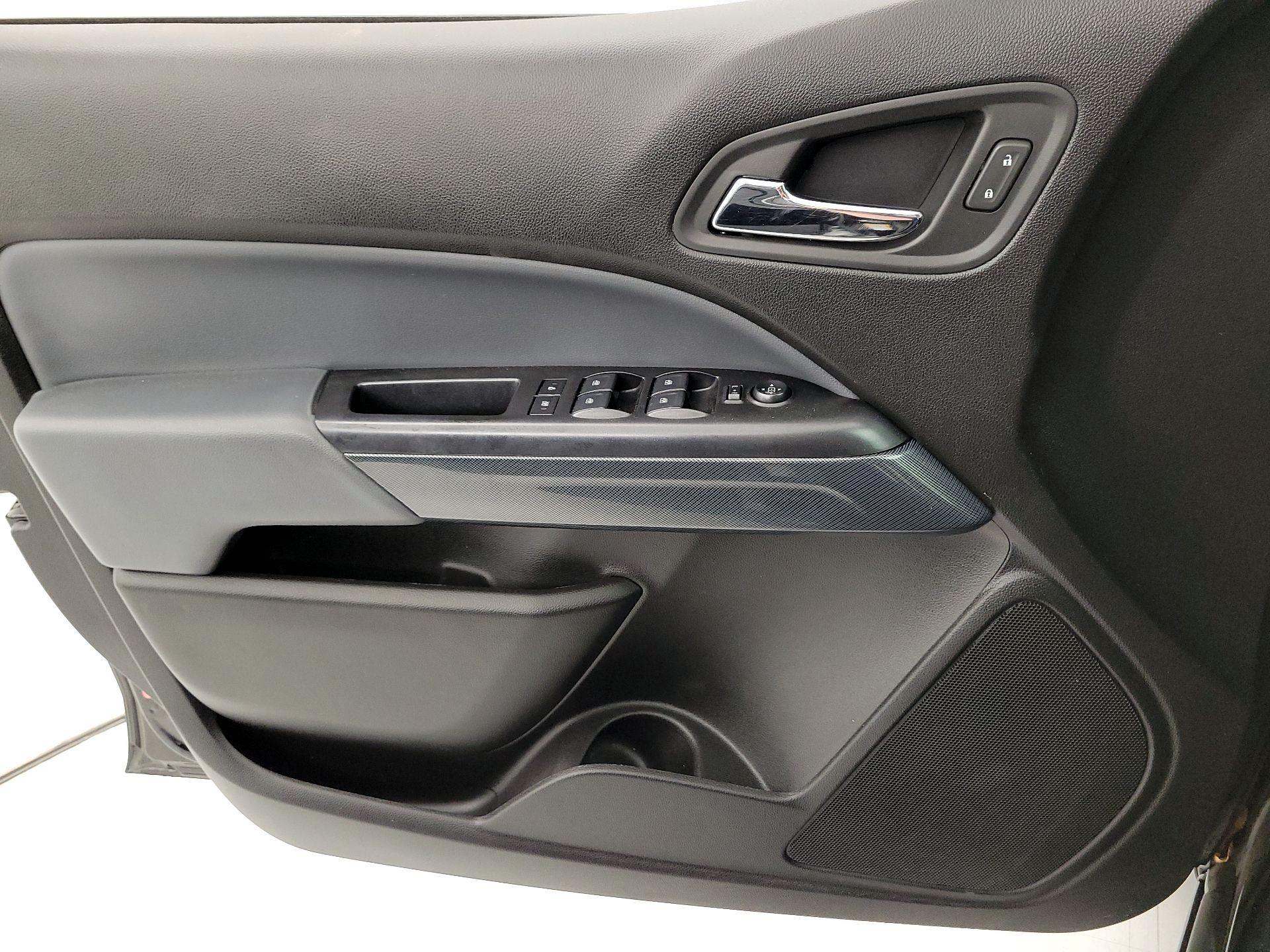 Thumbnail: 2019 Chevrolet Colorado - 12