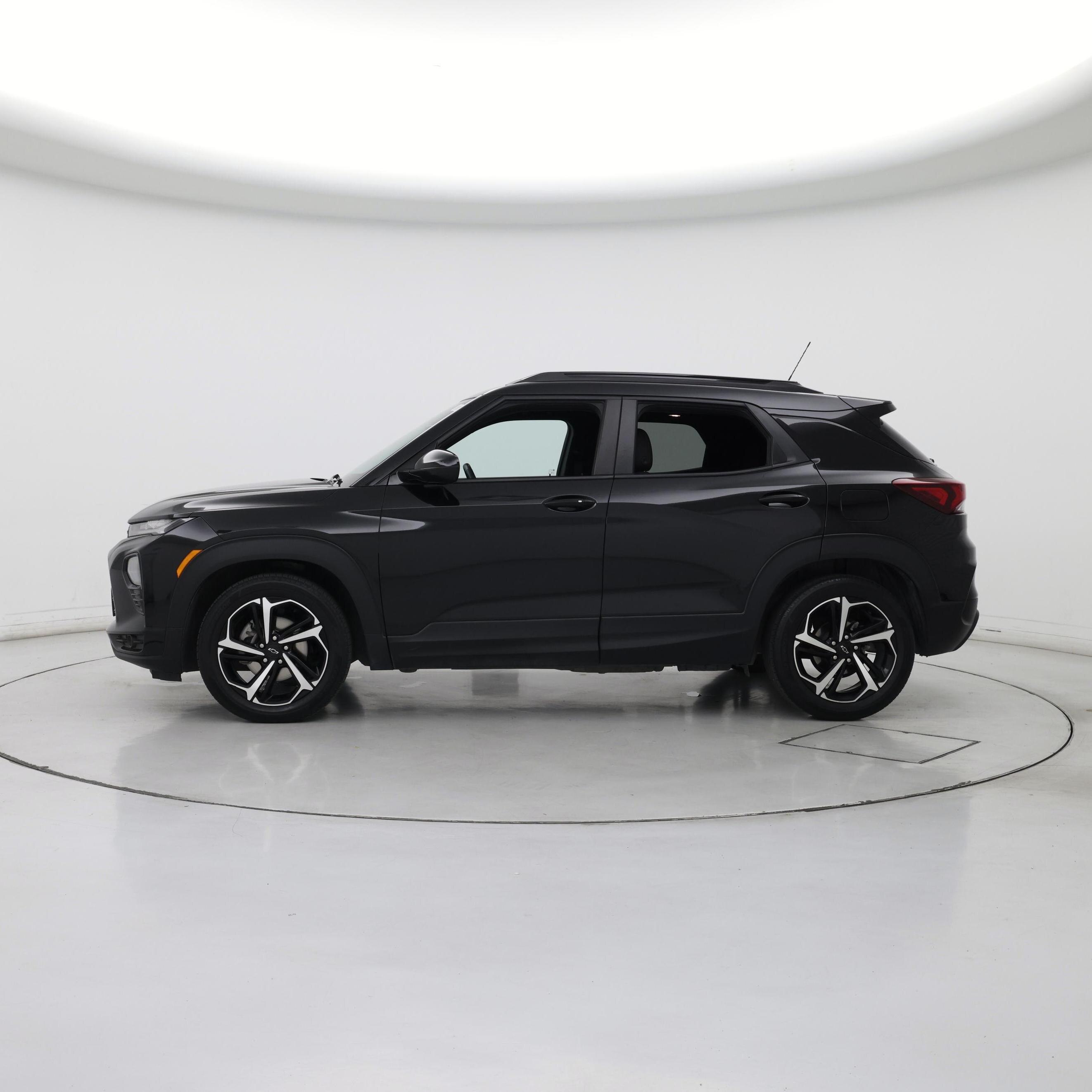 Thumbnail: 2023 Chevrolet TrailBlazer - 3