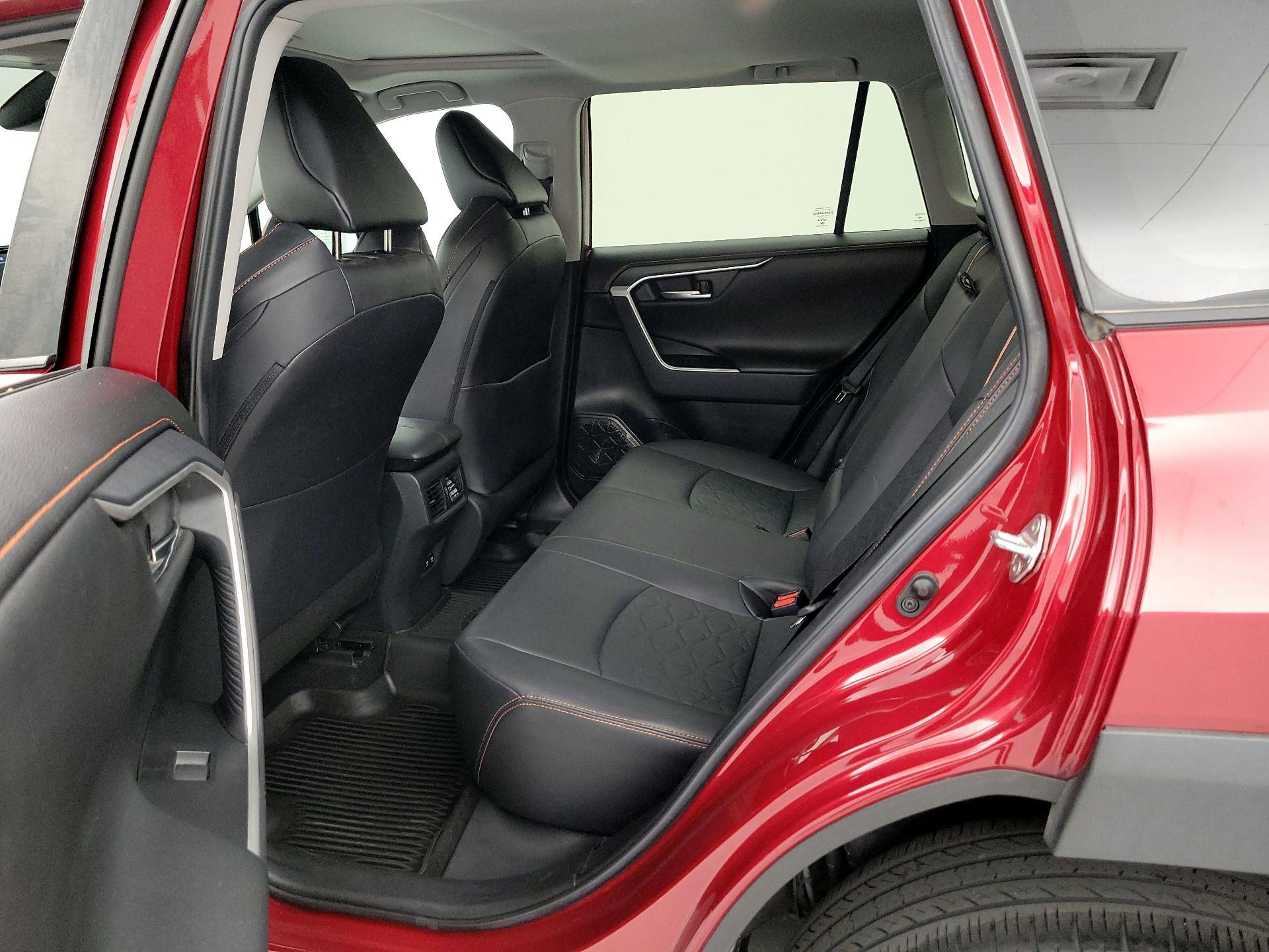 Thumbnail: 2019 Toyota RAV4 - 17