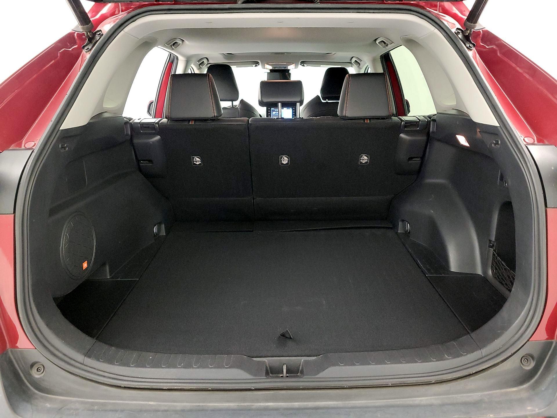 Thumbnail: 2019 Toyota RAV4 - 18