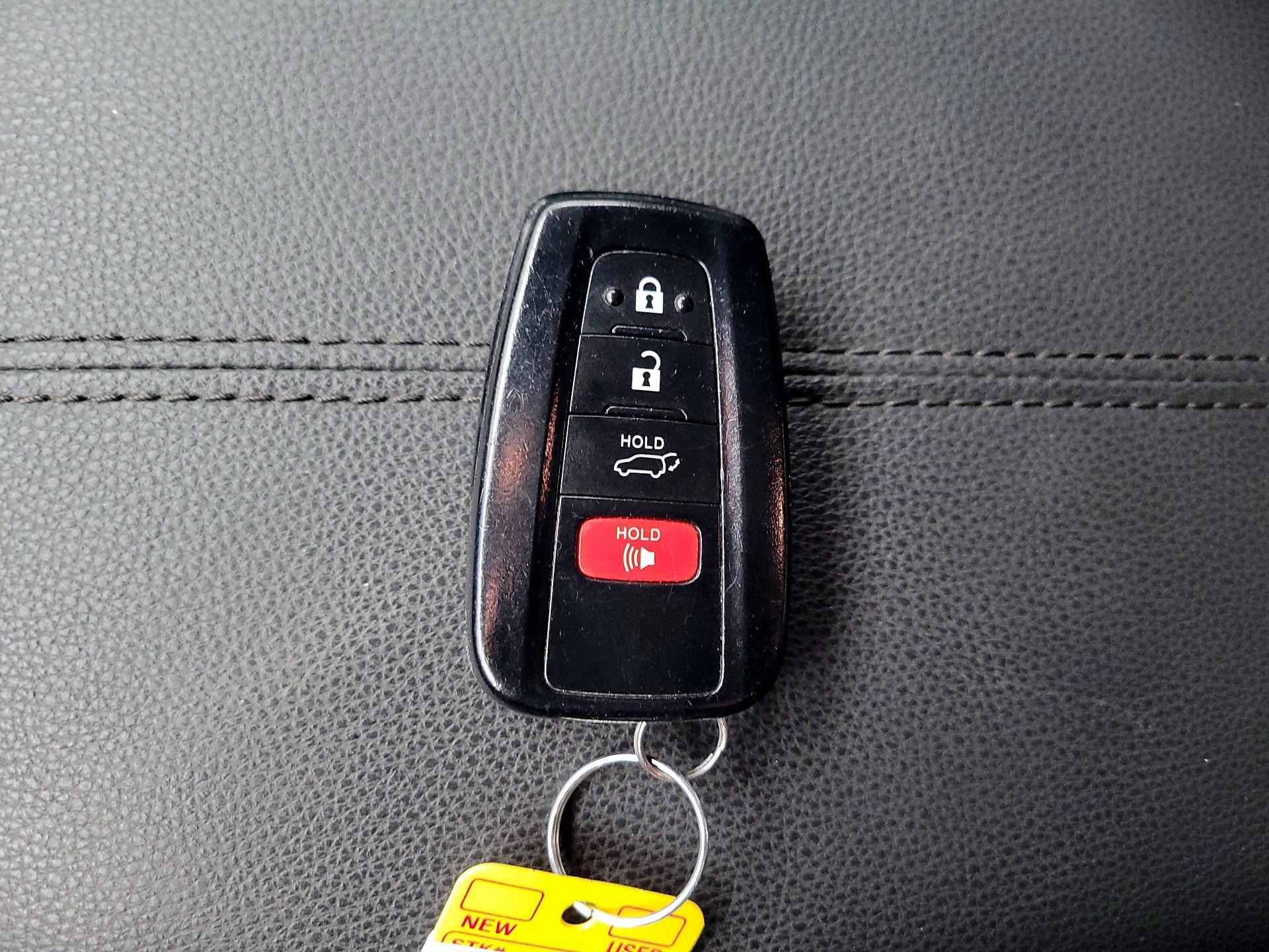 Thumbnail: 2019 Toyota RAV4 - 20