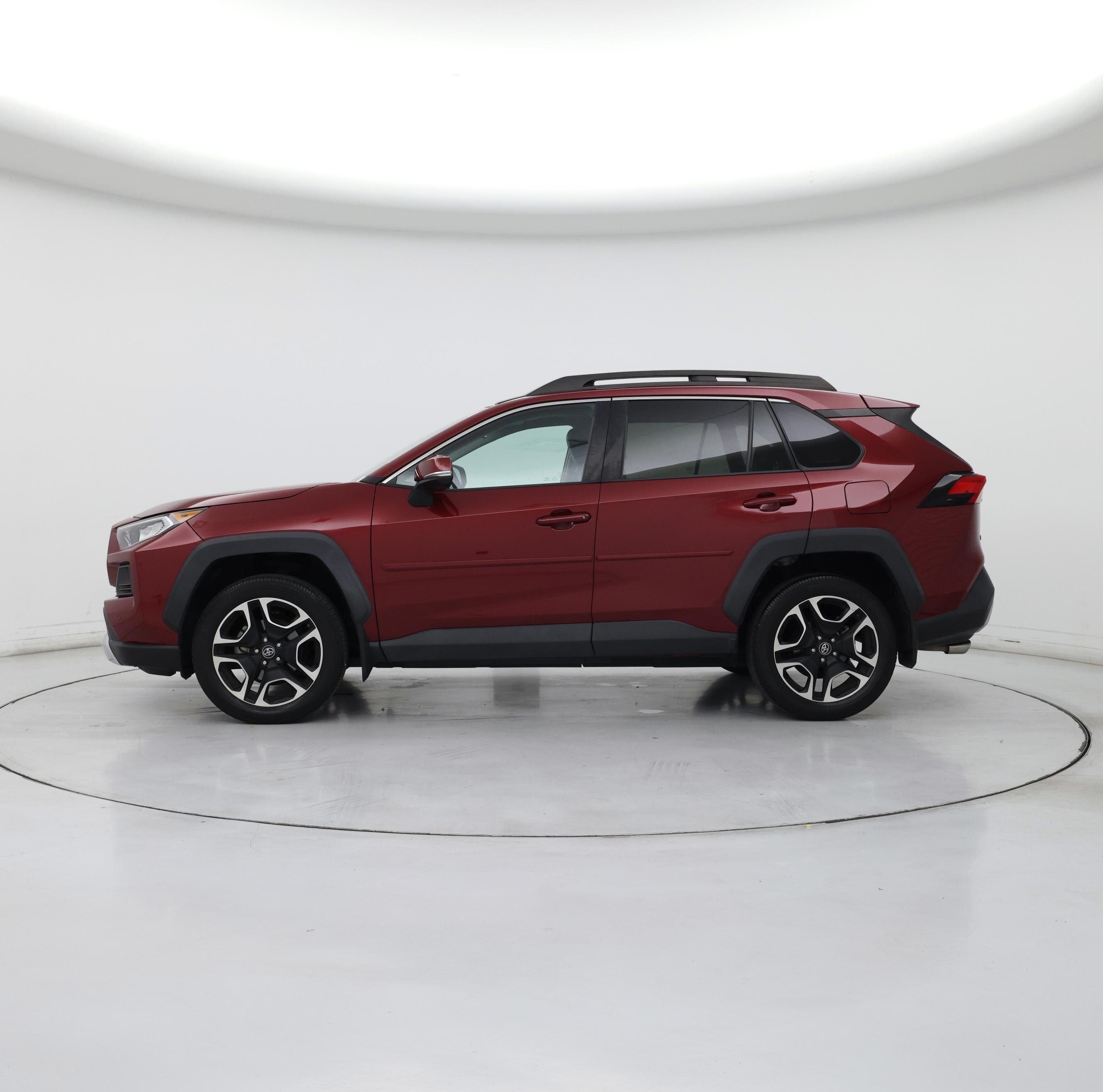 Thumbnail: 2019 Toyota RAV4 - 3