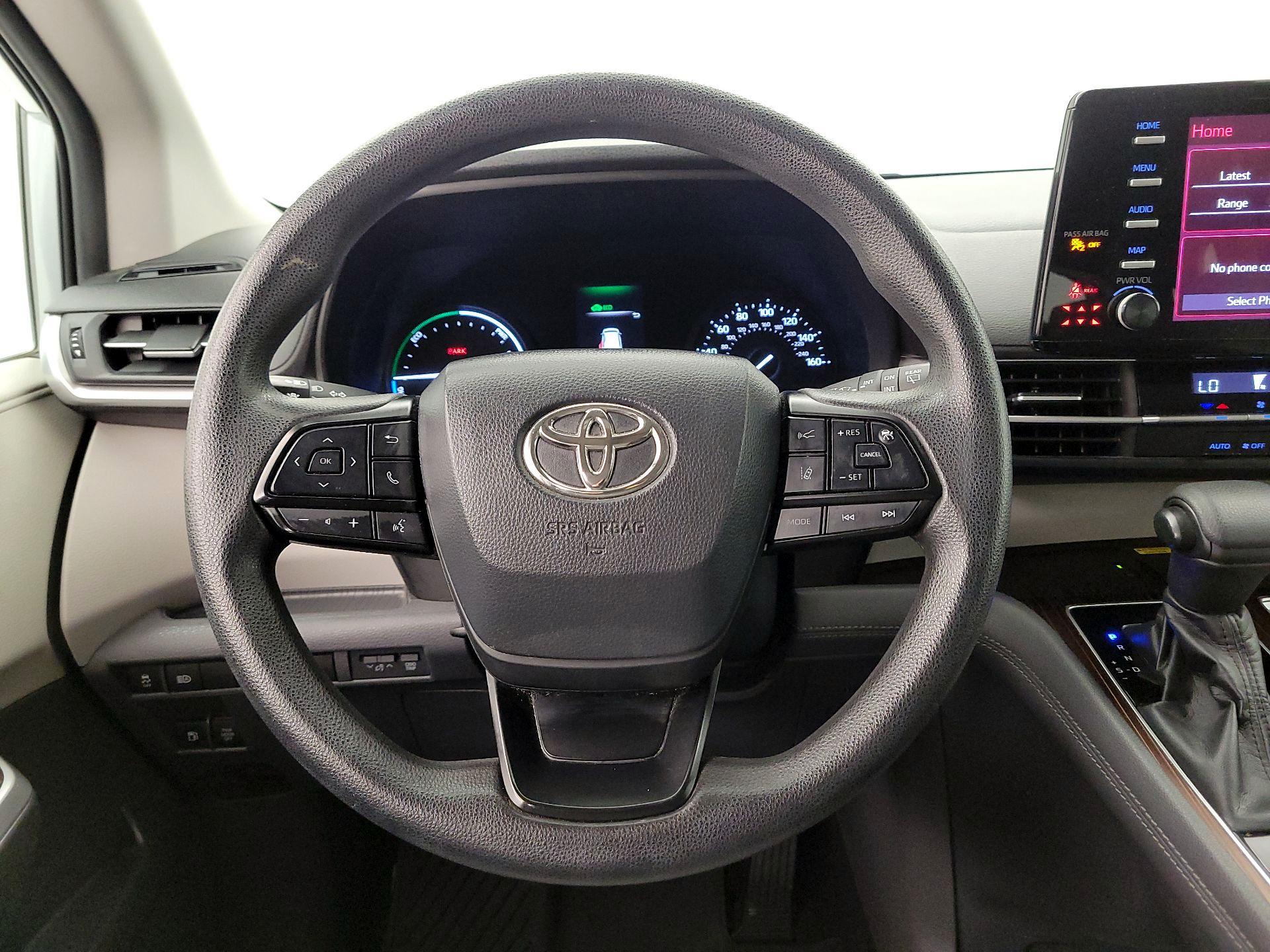 Thumbnail: 2022 Toyota Sienna - 10
