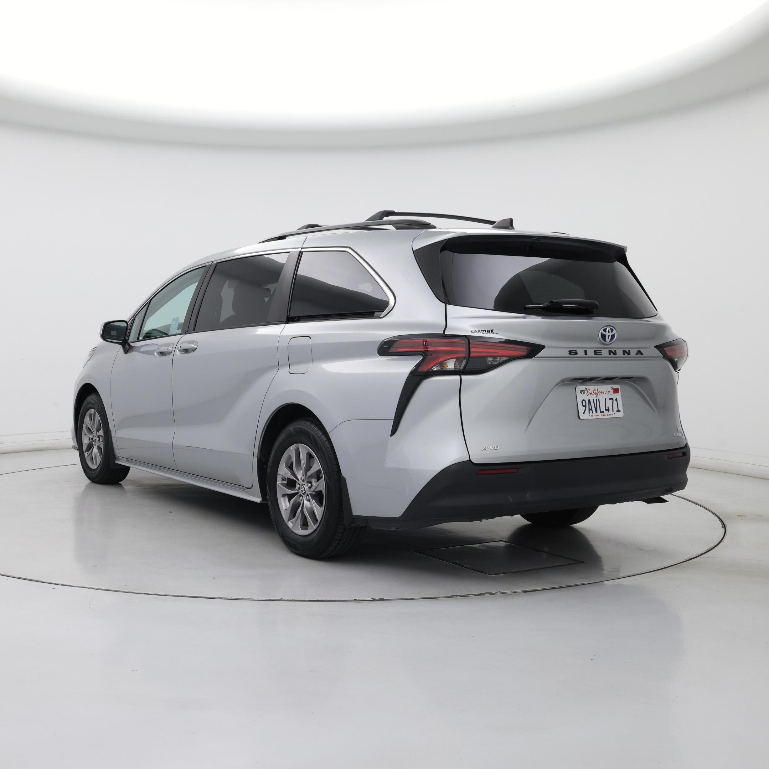 Thumbnail: 2022 Toyota Sienna - 2