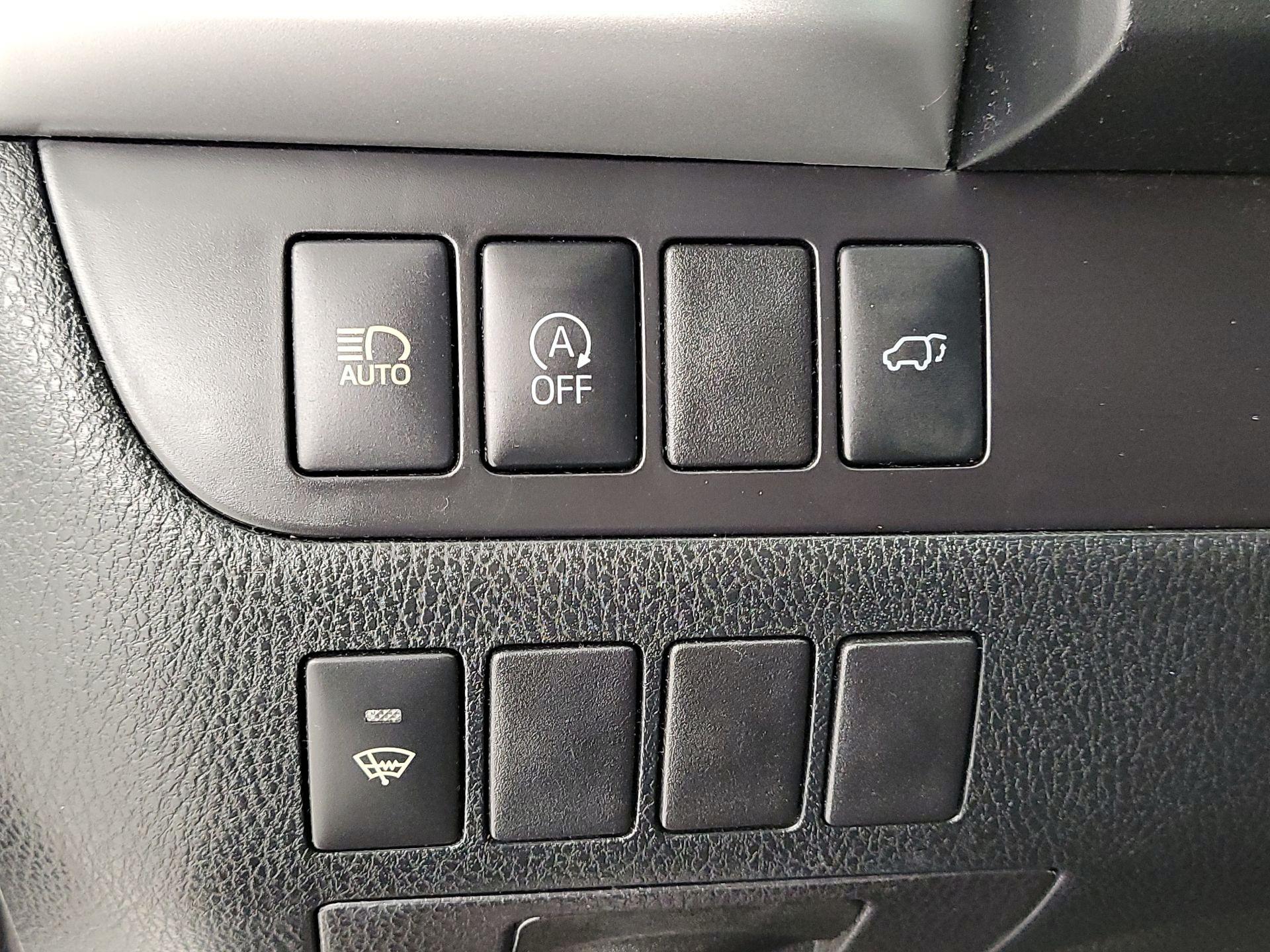 Thumbnail: 2018 Toyota Highlander - 13
