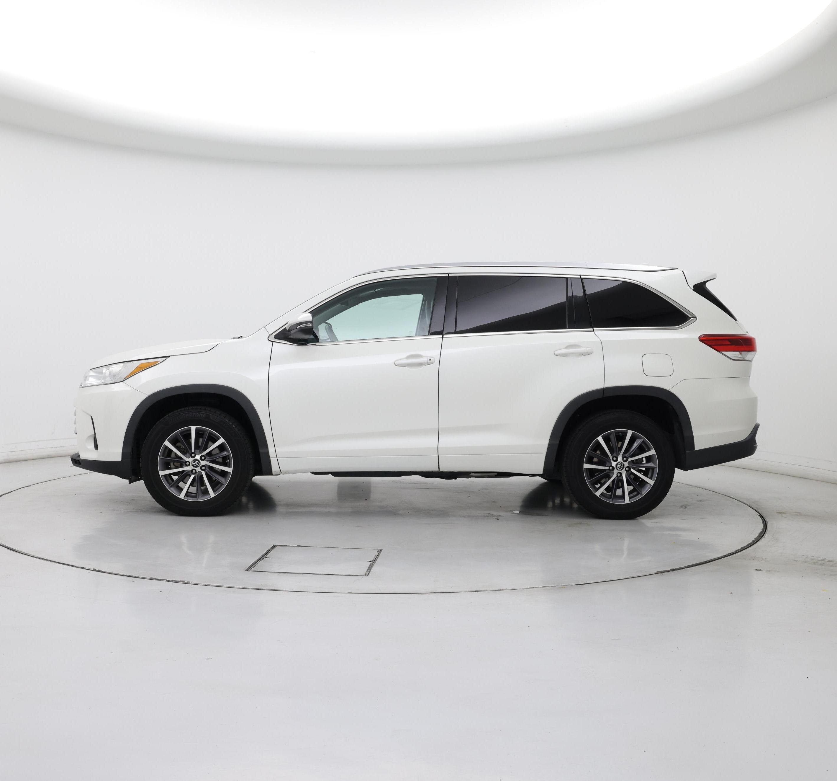 Thumbnail: 2018 Toyota Highlander - 3