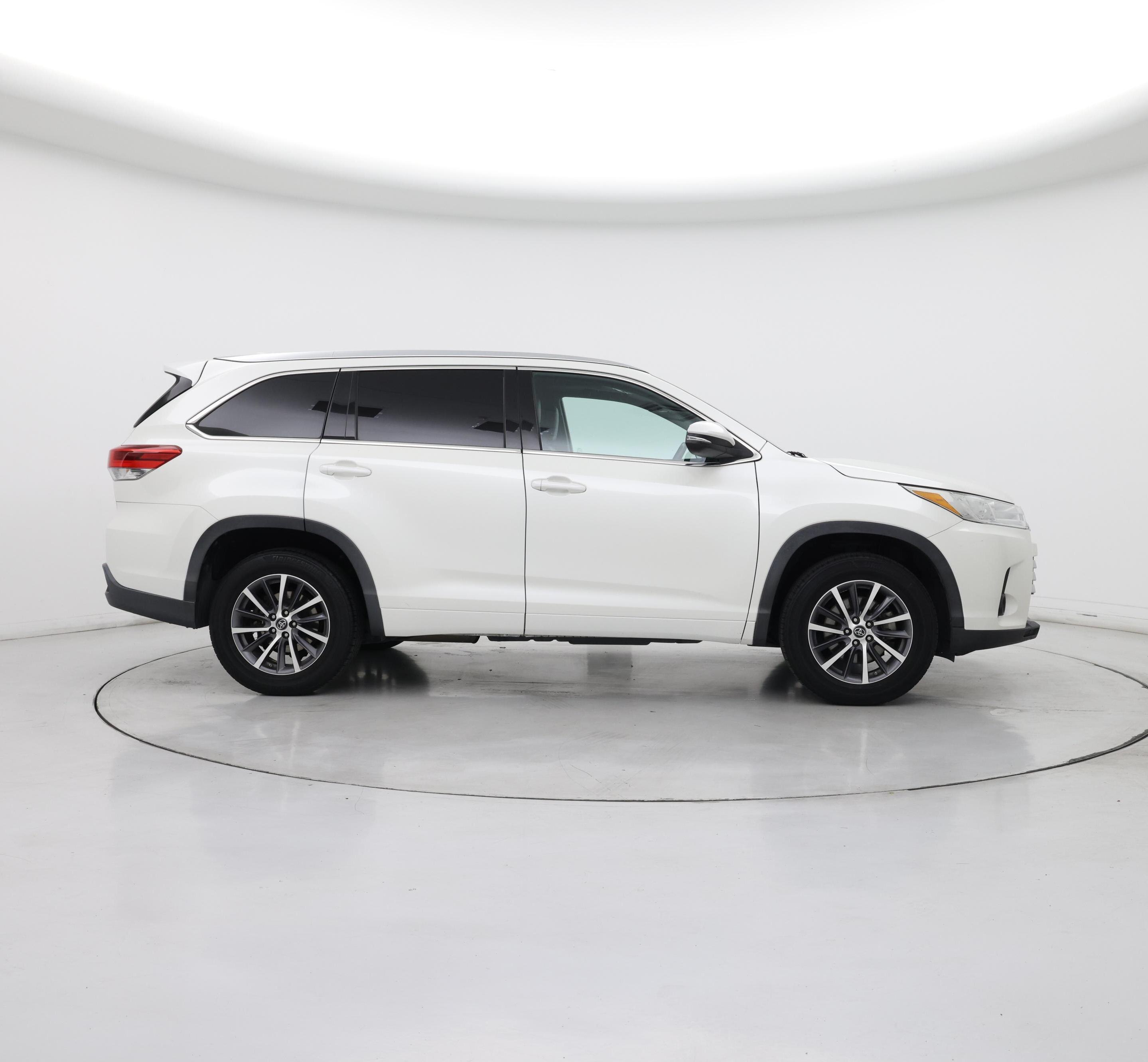Thumbnail: 2018 Toyota Highlander - 7