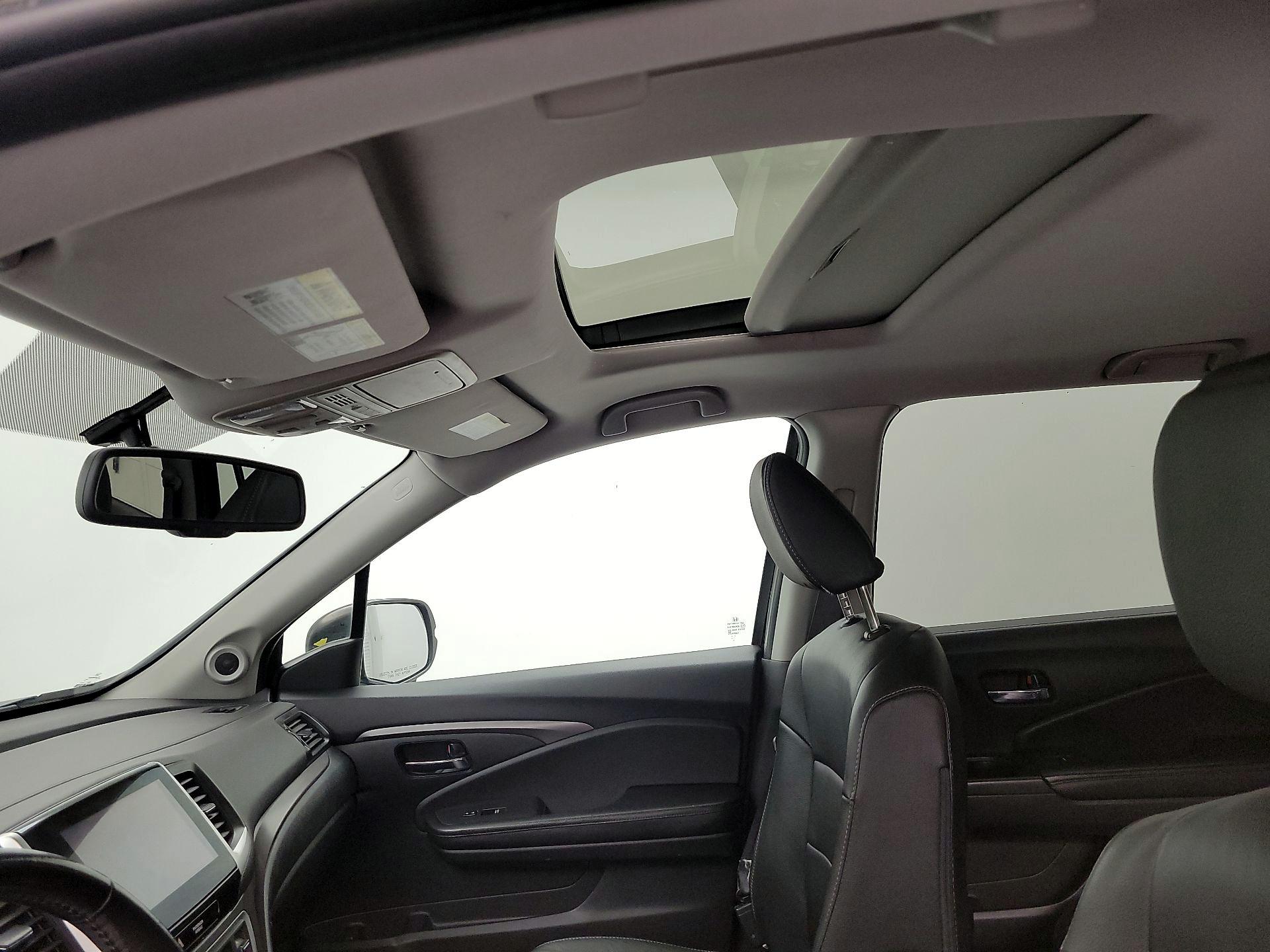 Thumbnail: 2016 Honda Pilot - 19