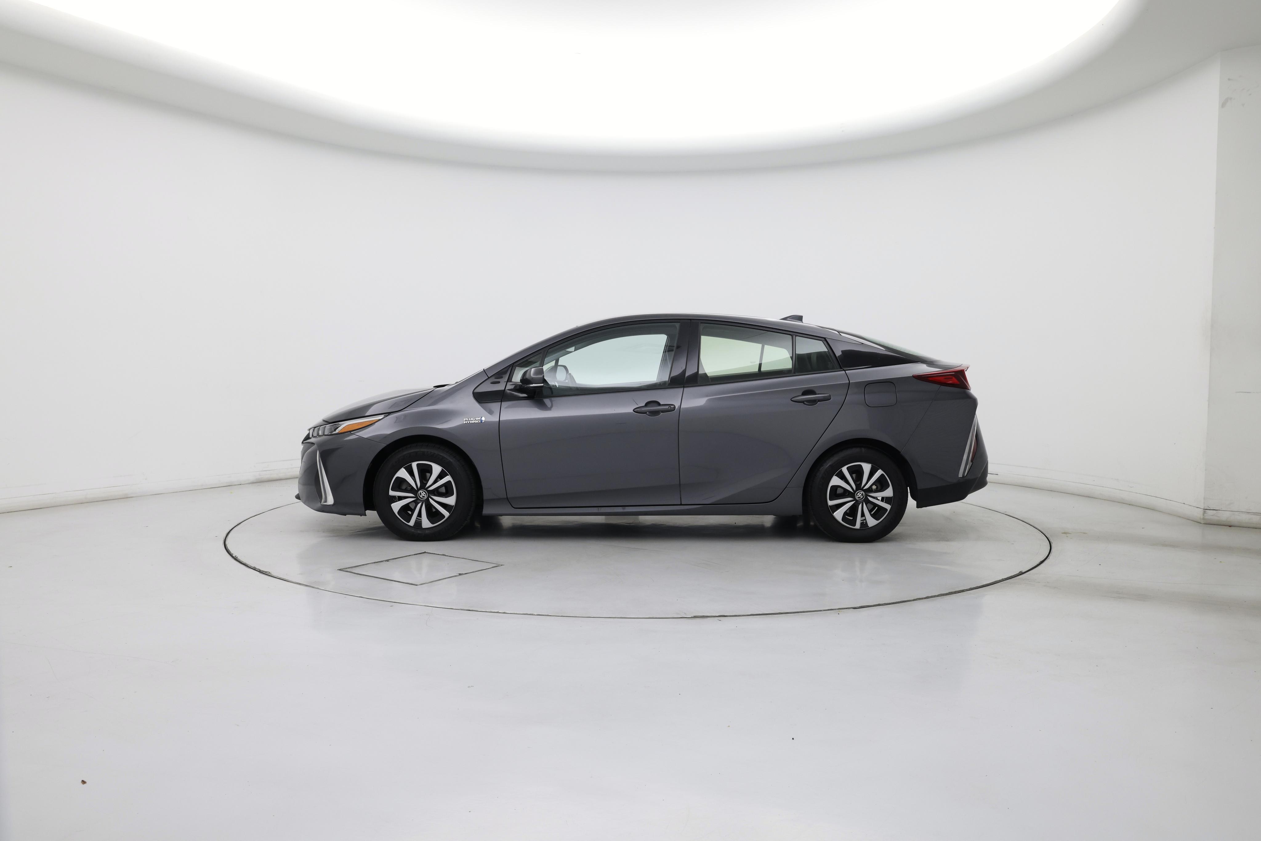 Thumbnail: 2017 Toyota Prius Prime - 3