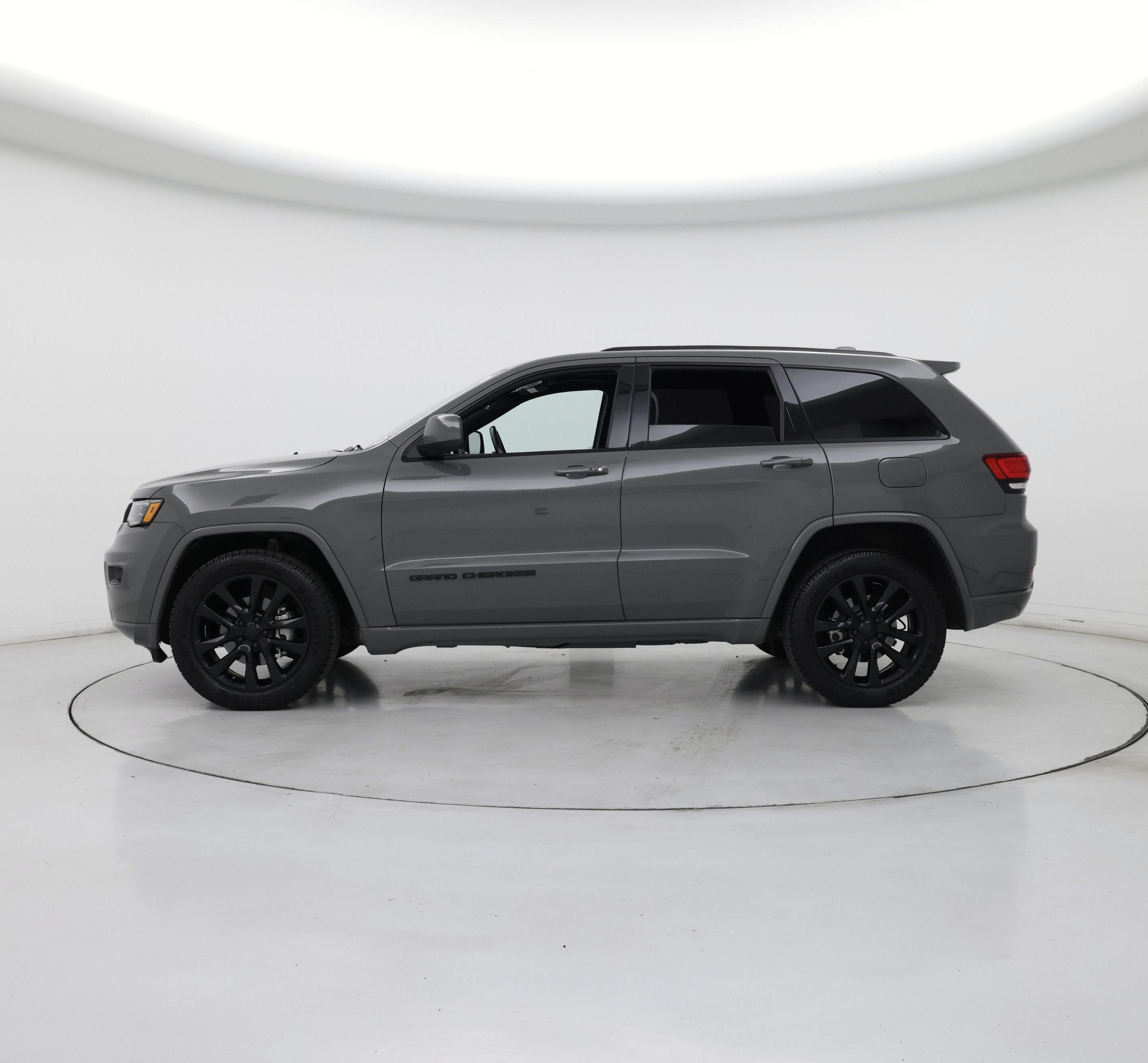 Thumbnail: 2020 Jeep Grand Cherokee - 3