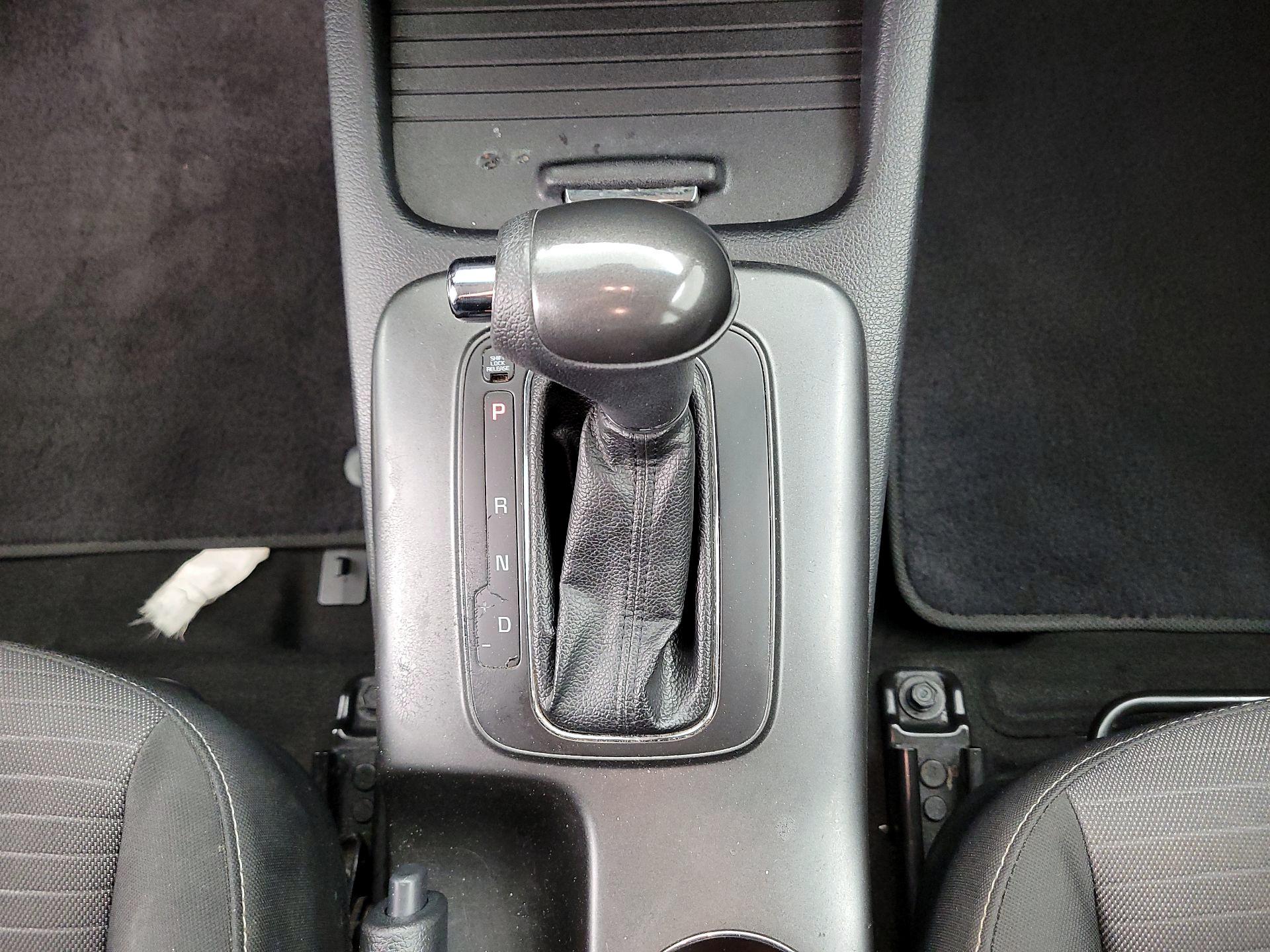 Thumbnail: 2016 Kia Forte - 17