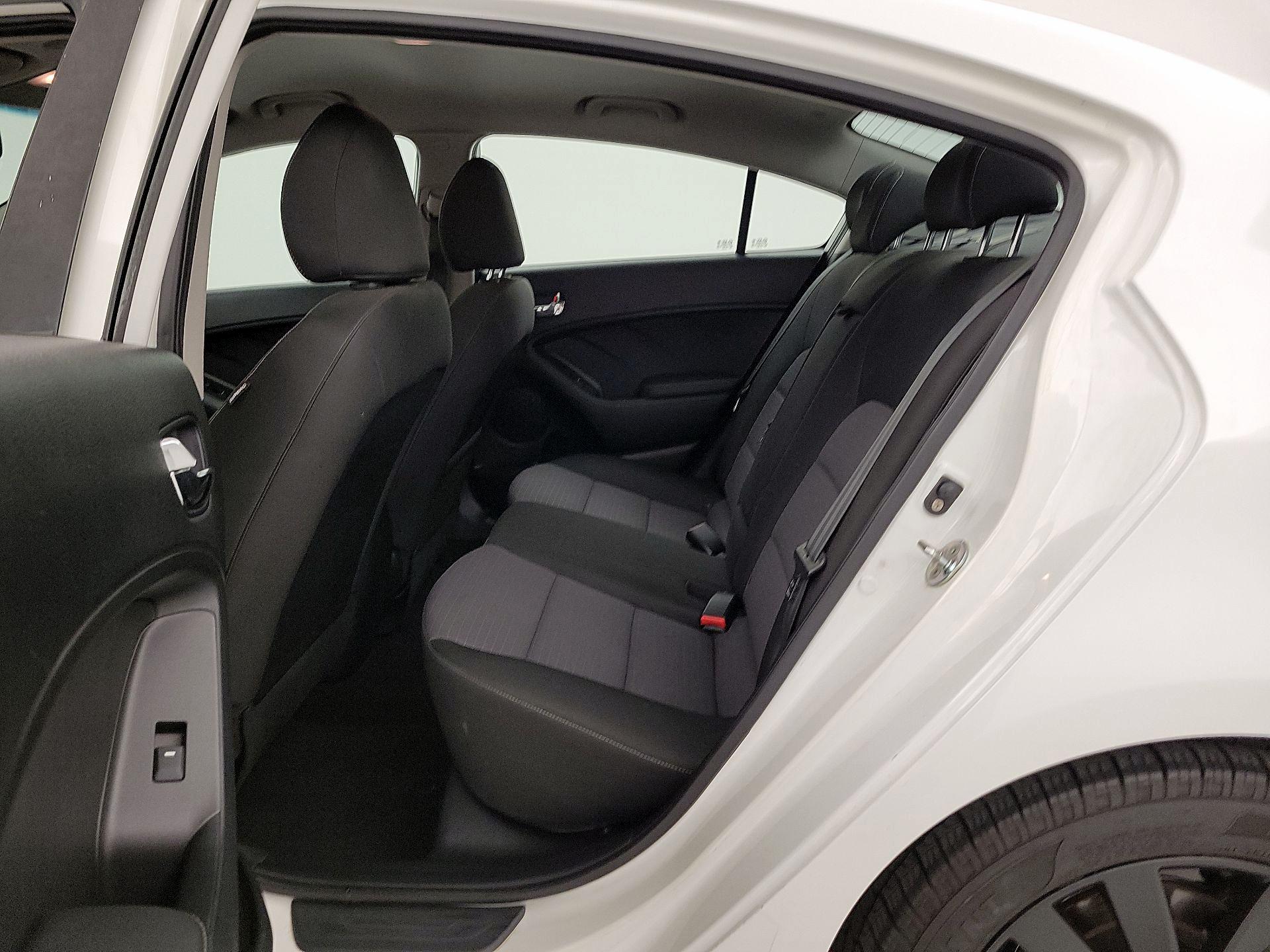 Thumbnail: 2016 Kia Forte - 19