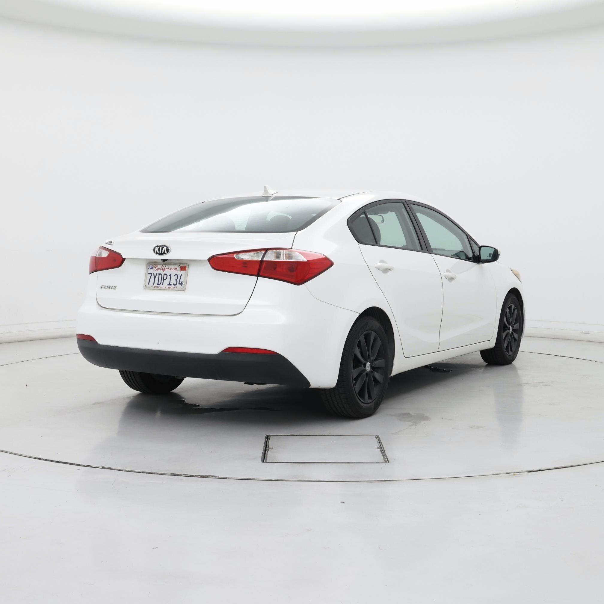 Thumbnail: 2016 Kia Forte - 8
