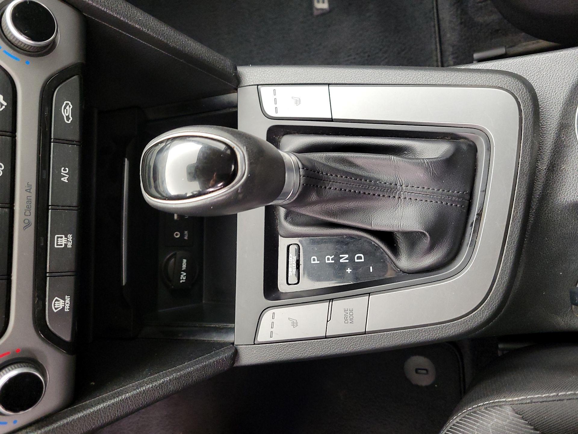 Thumbnail: 2017 Hyundai Elantra - 17