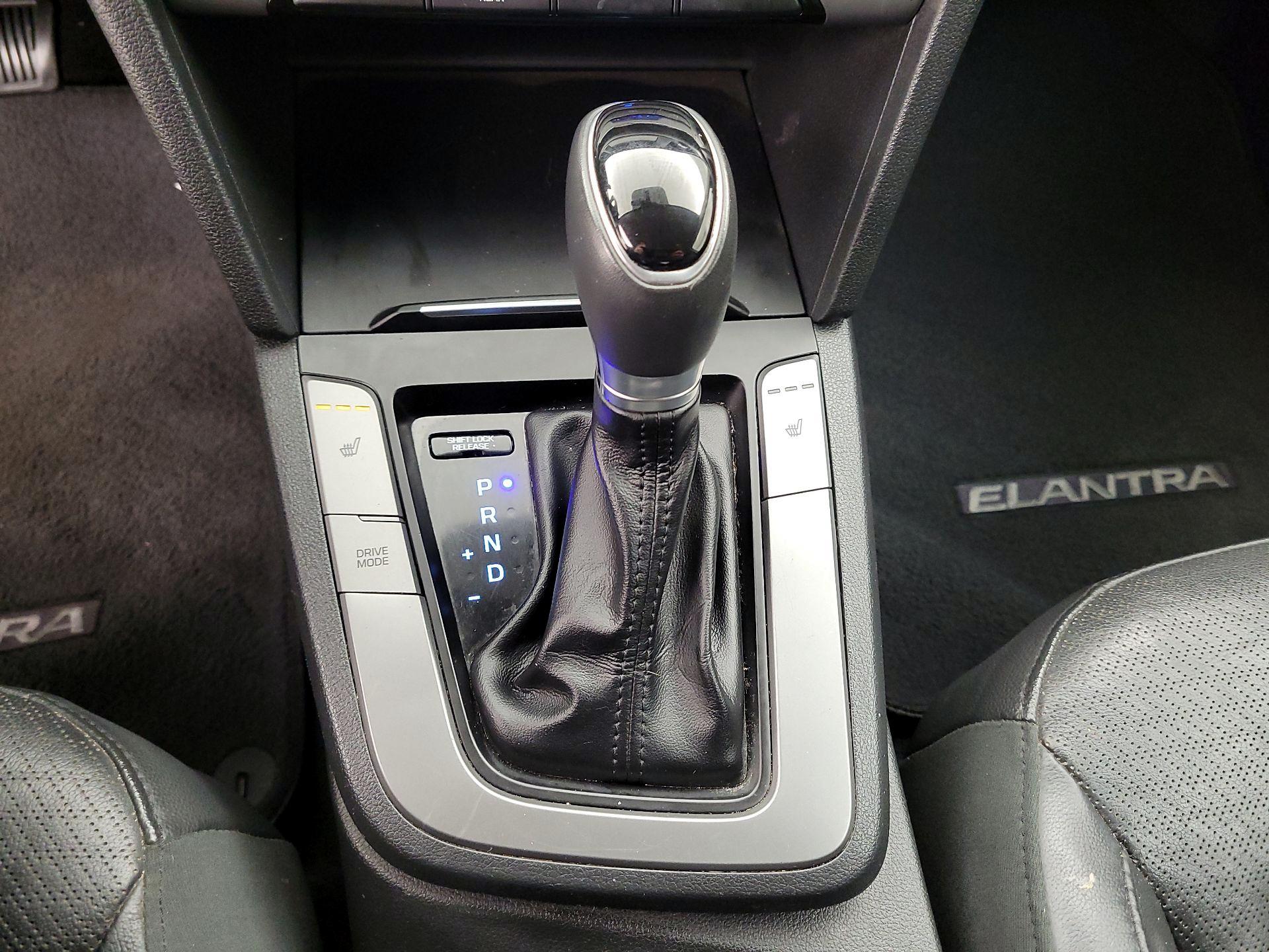 Thumbnail: 2017 Hyundai Elantra - 17
