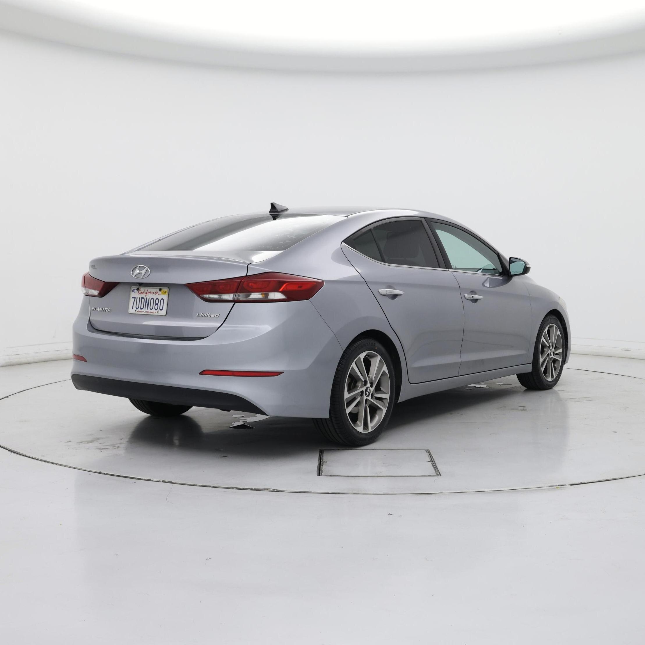 Thumbnail: 2017 Hyundai Elantra - 8