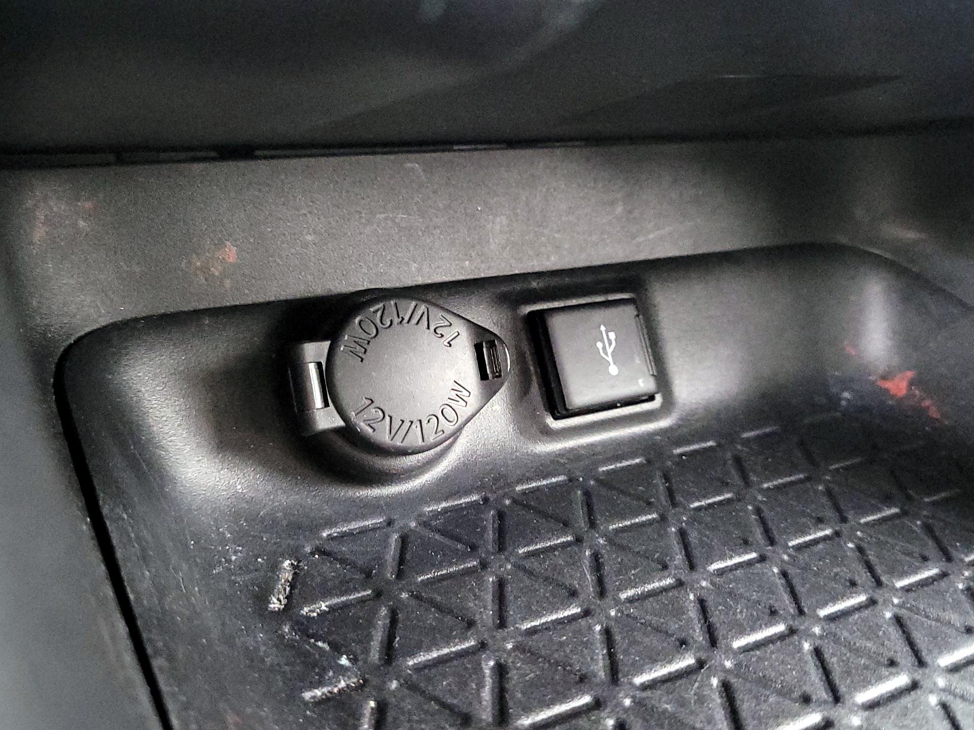Thumbnail: 2021 Toyota RAV4 - 18