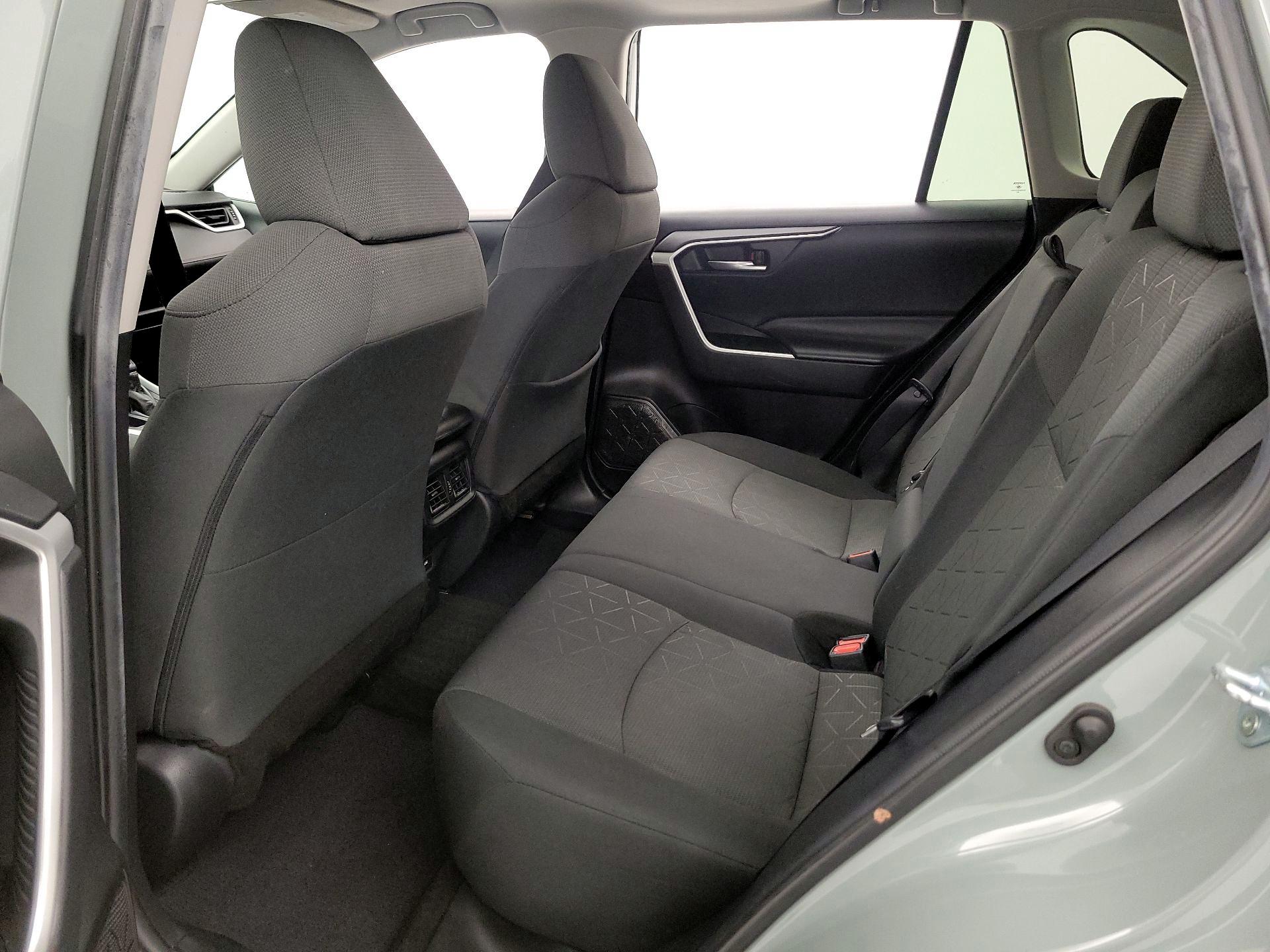 Thumbnail: 2021 Toyota RAV4 - 20