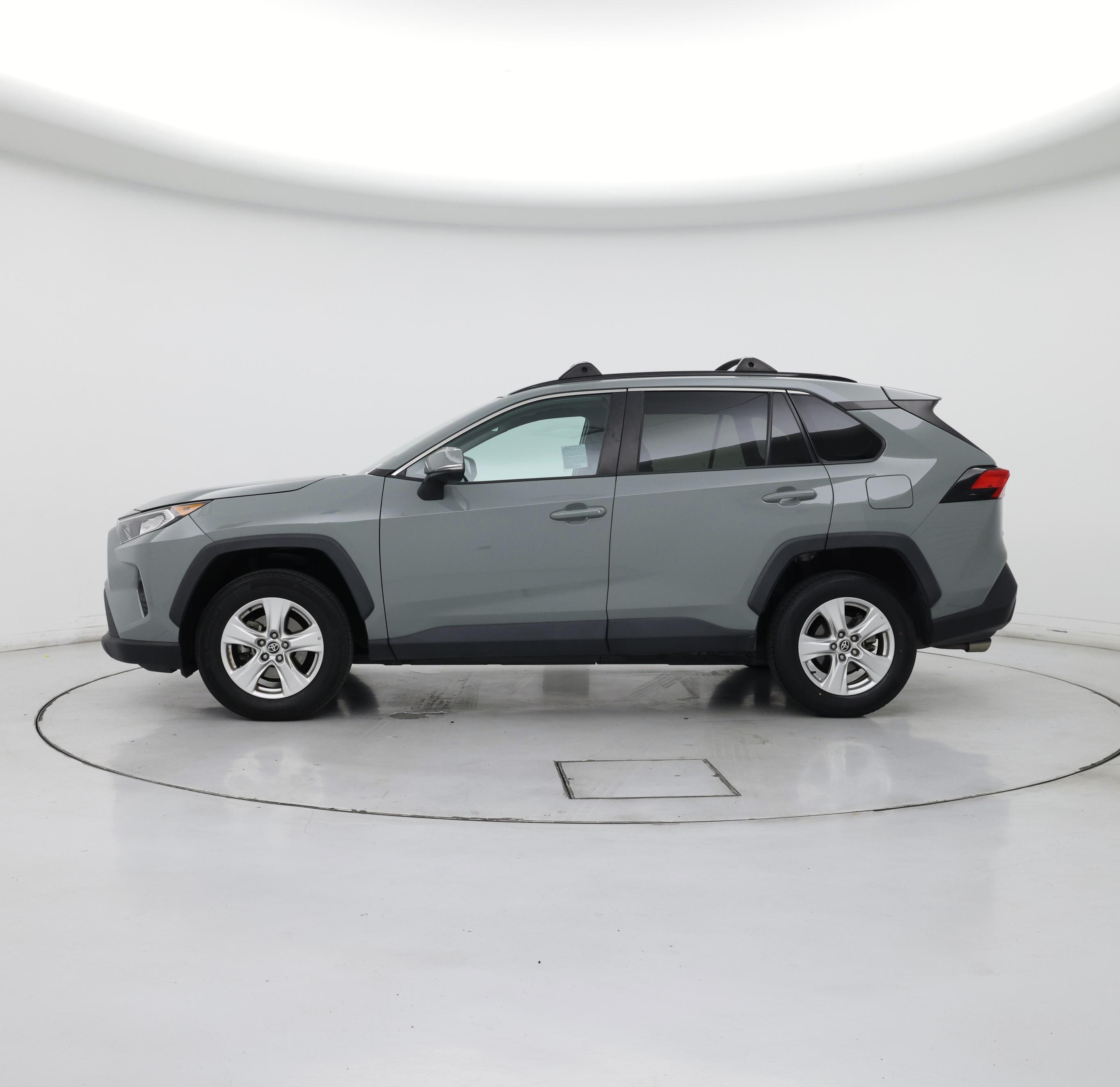 Thumbnail: 2021 Toyota RAV4 - 3