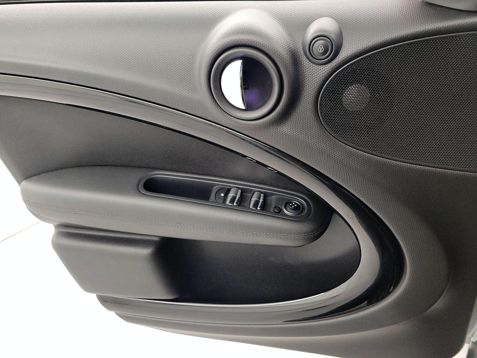 Thumbnail: 2015 MINI Cooper Countryman - 12