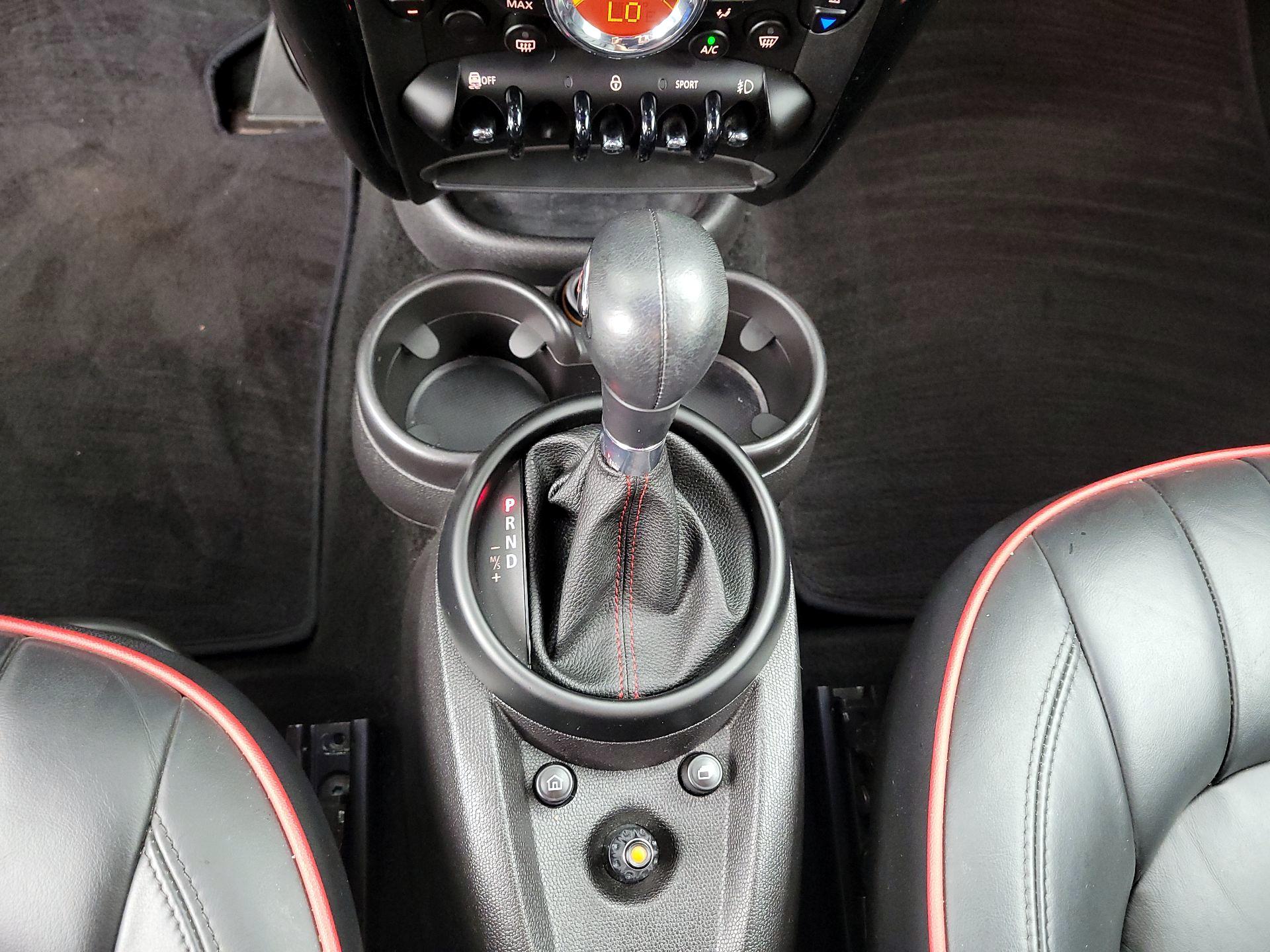 Thumbnail: 2015 MINI Cooper Countryman - 16