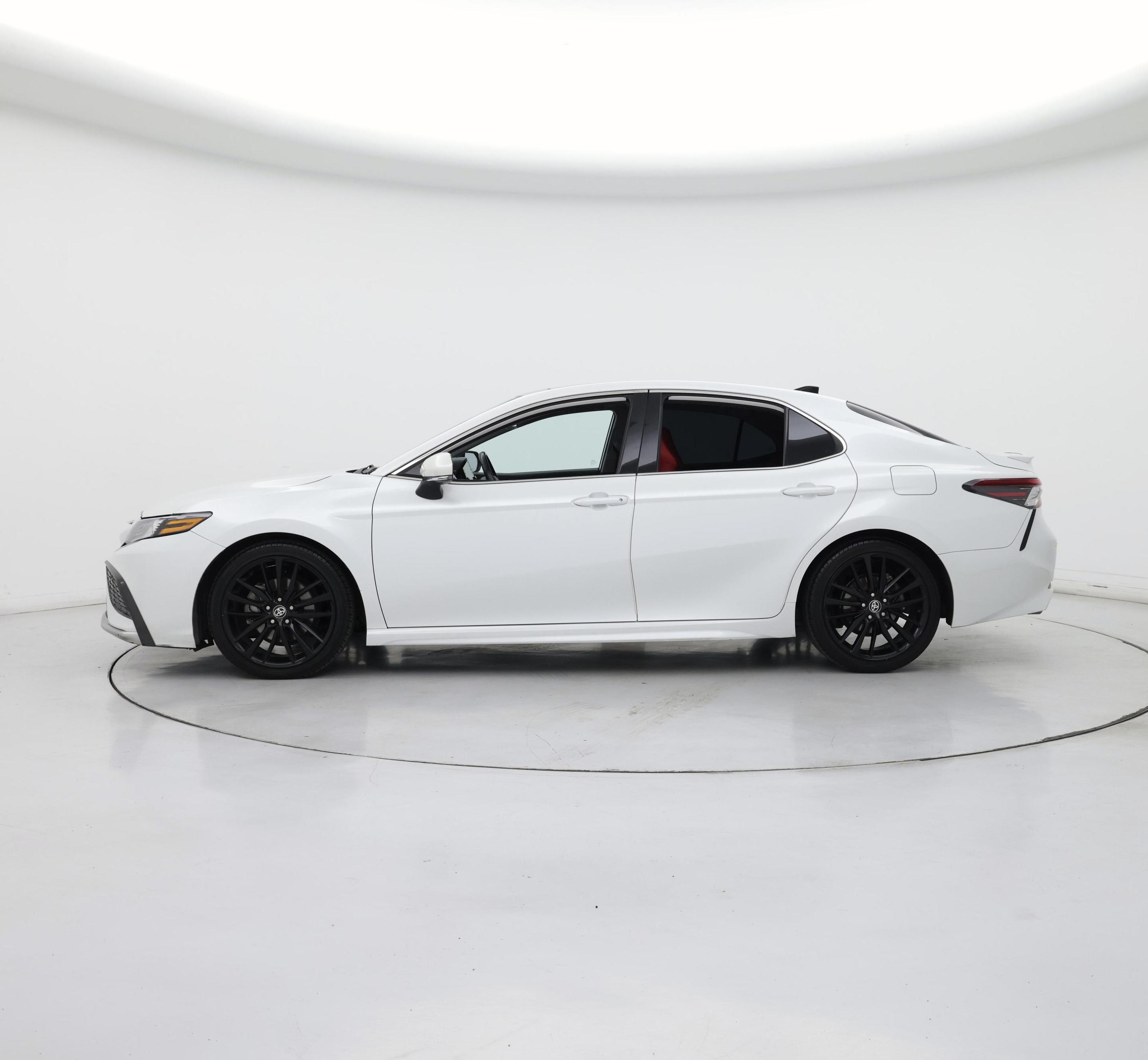 Thumbnail: 2021 Toyota Camry - 3