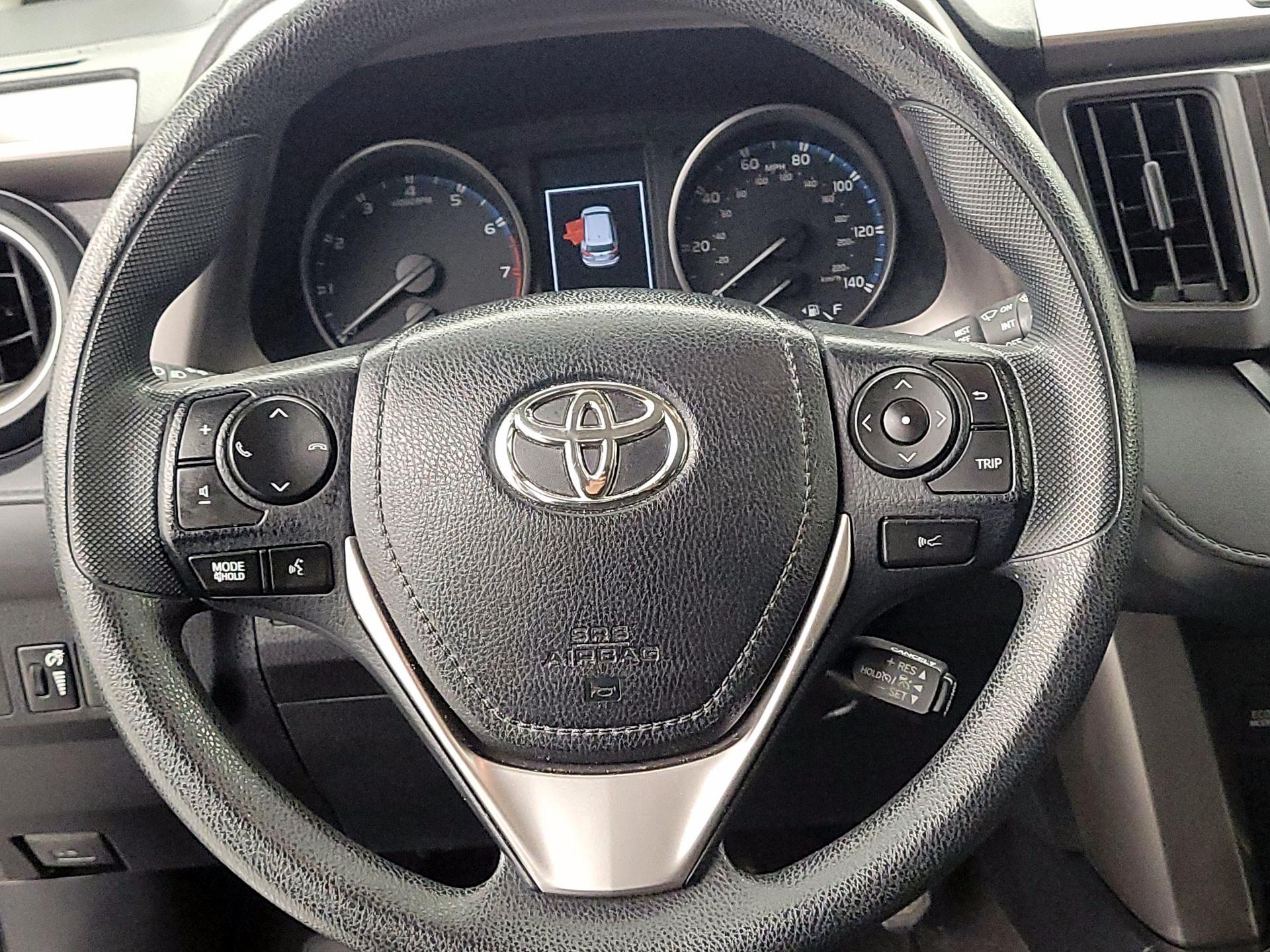 Thumbnail: 2018 Toyota RAV4 - 10