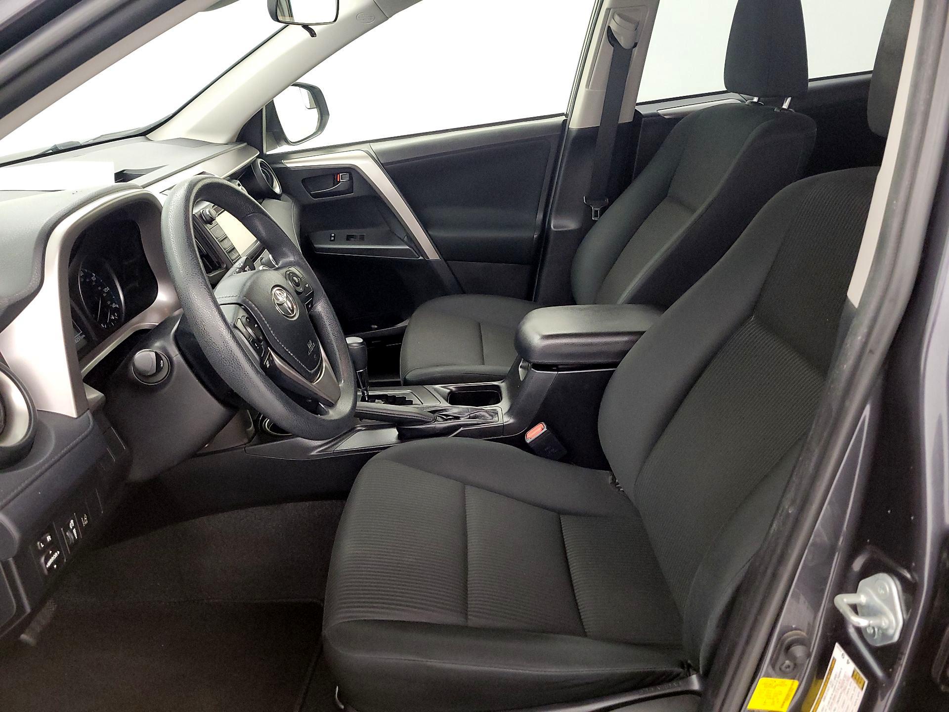 Thumbnail: 2018 Toyota RAV4 - 11